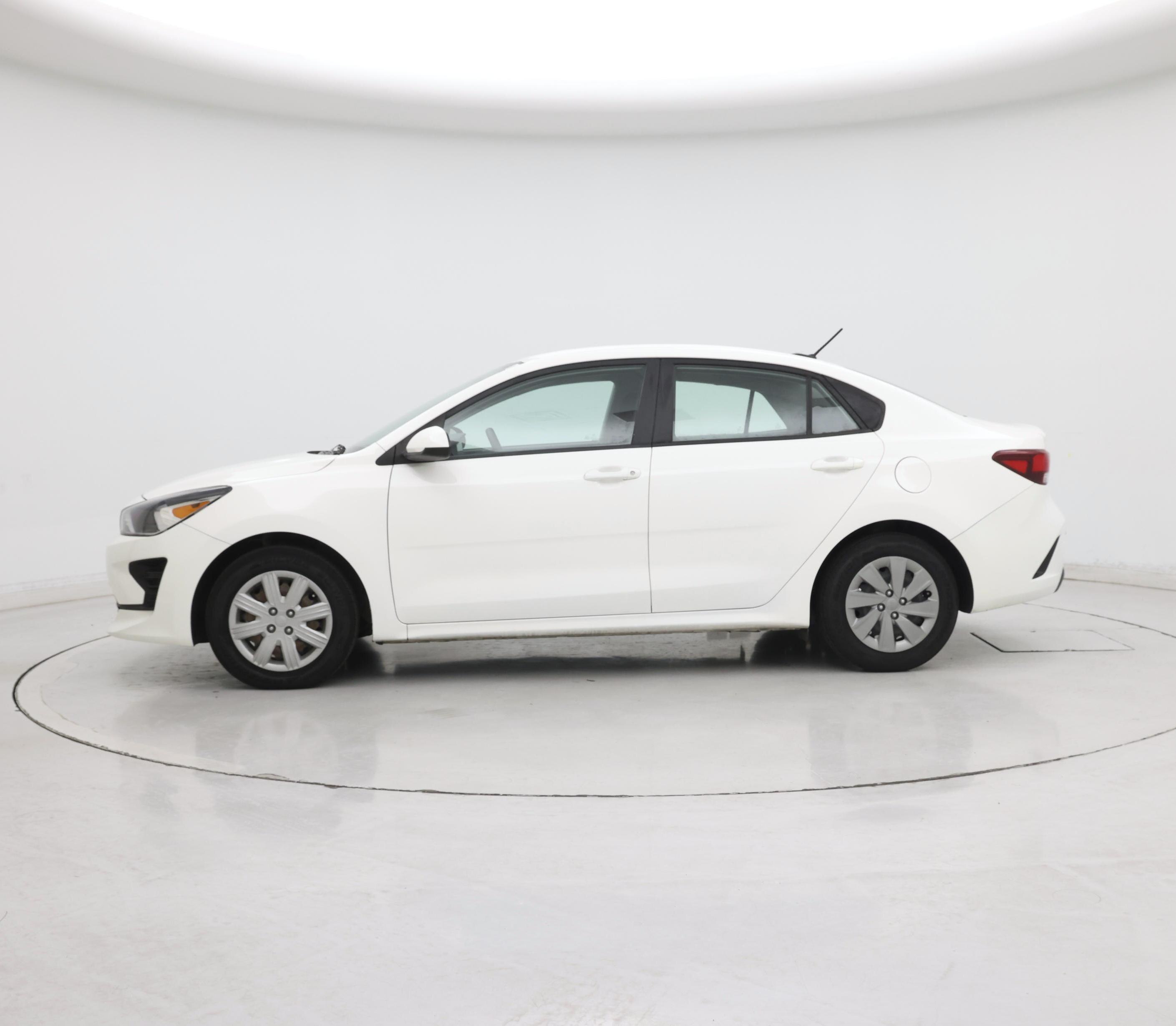 Thumbnail: 2021 Kia Rio - 3