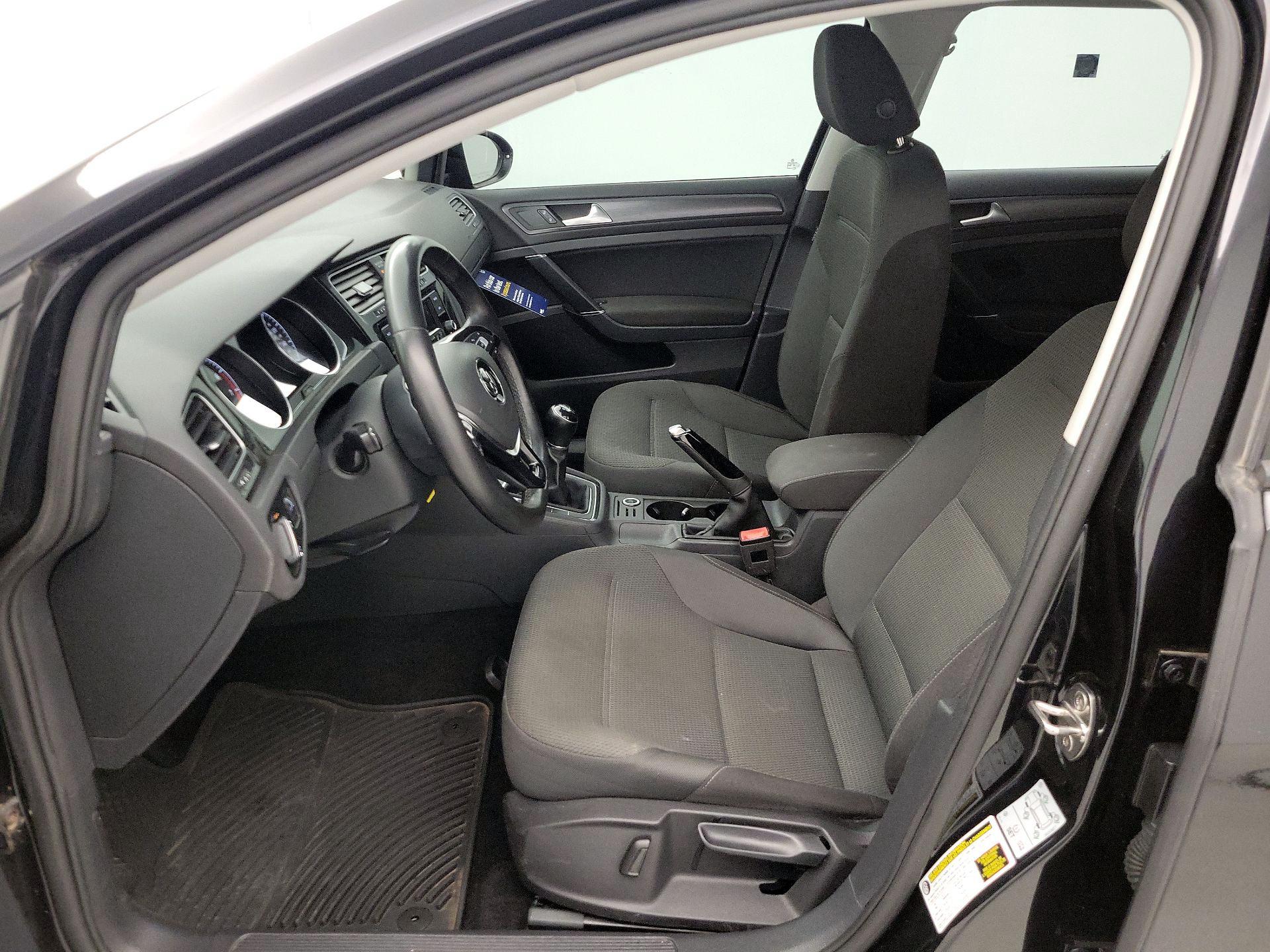 Thumbnail: 2018 Volkswagen Golf - 11