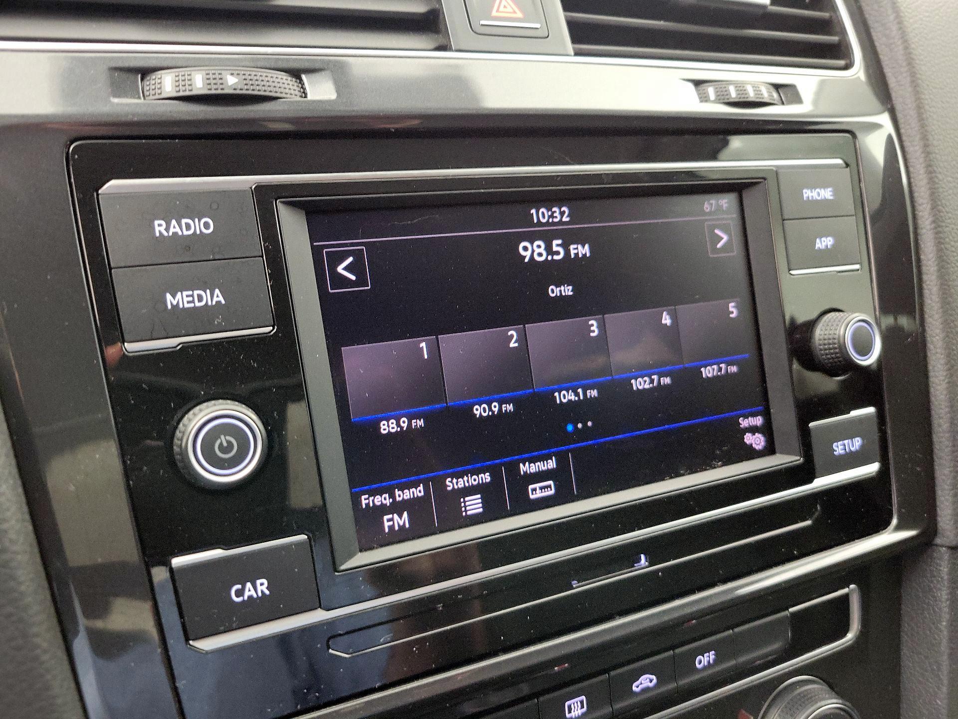 Thumbnail: 2018 Volkswagen Golf - 15