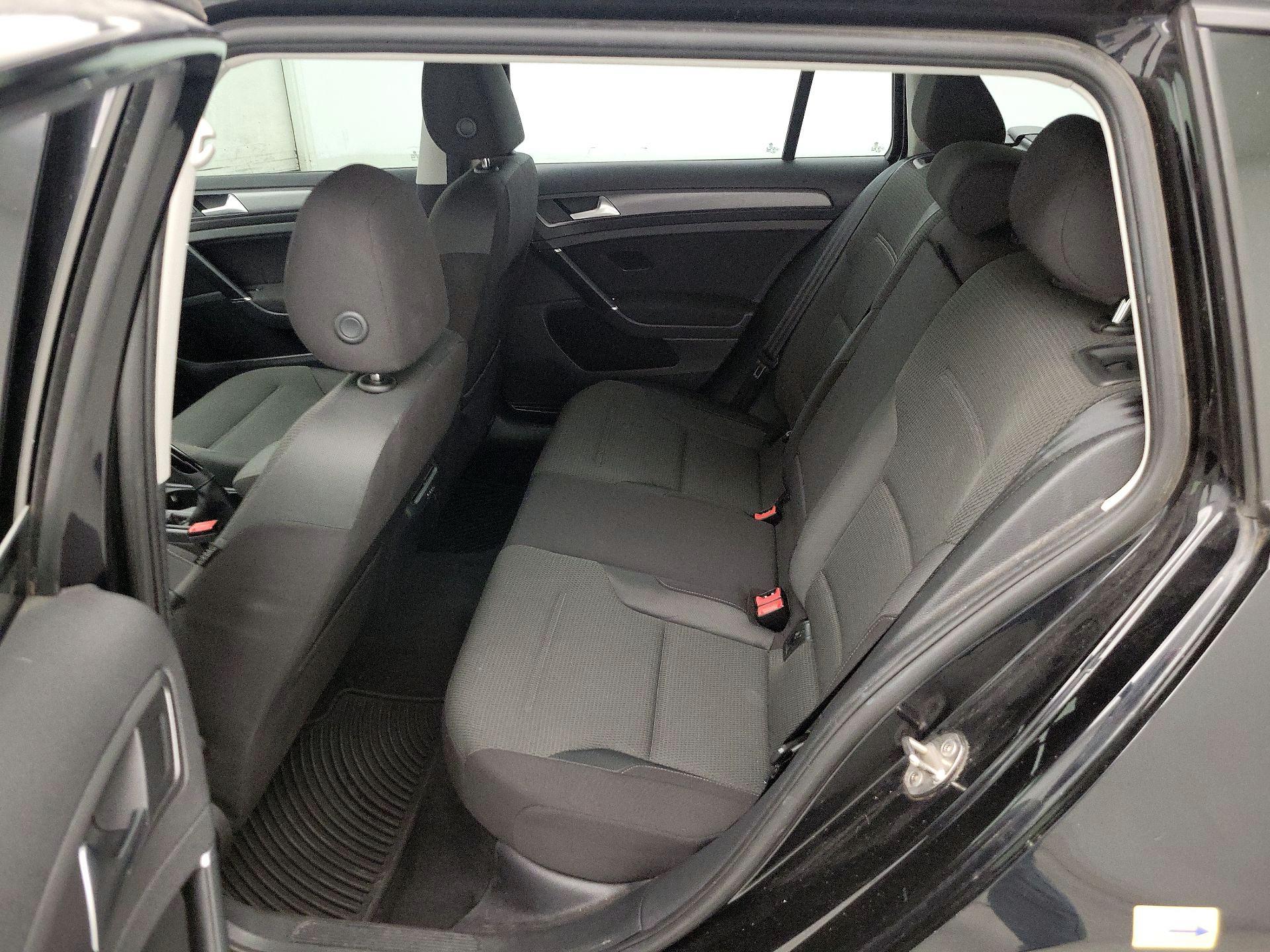 Thumbnail: 2018 Volkswagen Golf - 19