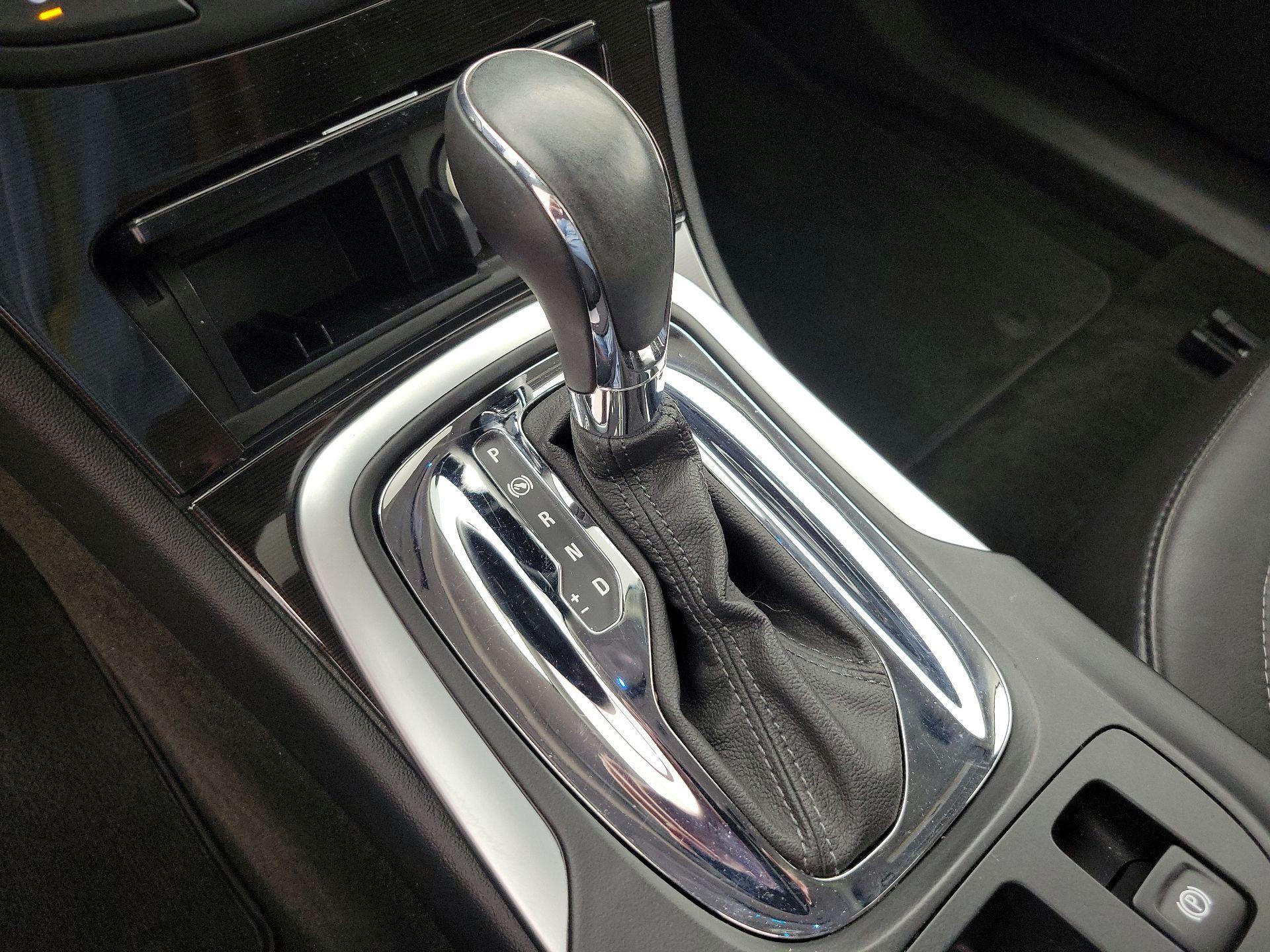 Thumbnail: 2015 Buick Regal - 18