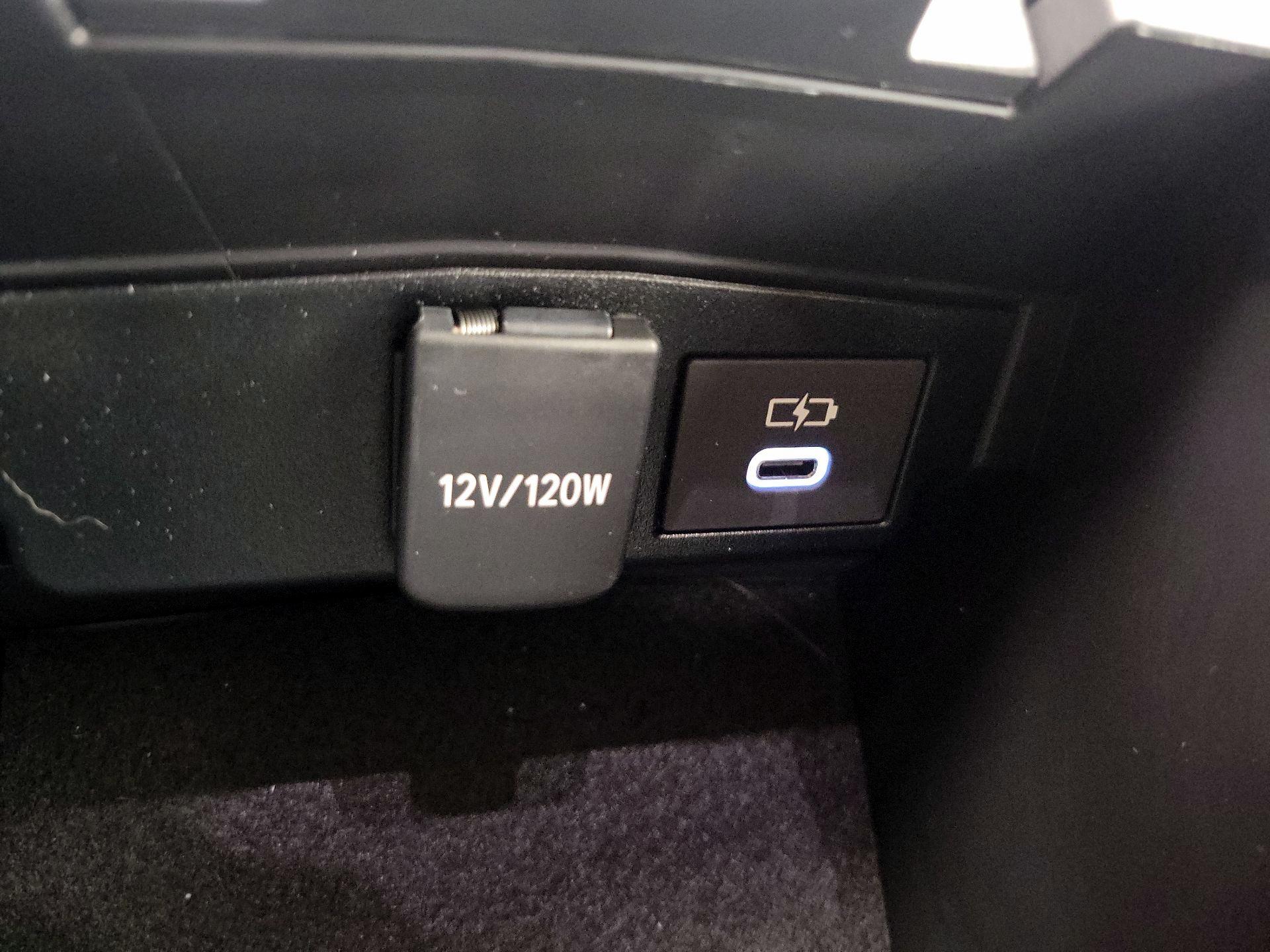 Thumbnail: 2025 Toyota Corolla - 18