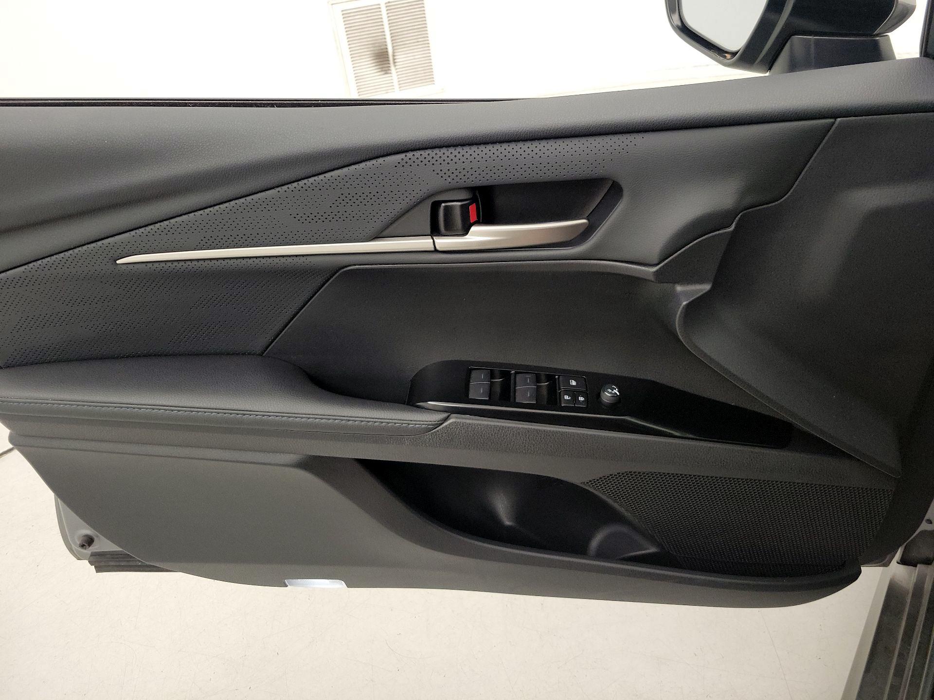 Thumbnail: 2025 Toyota Camry - 12