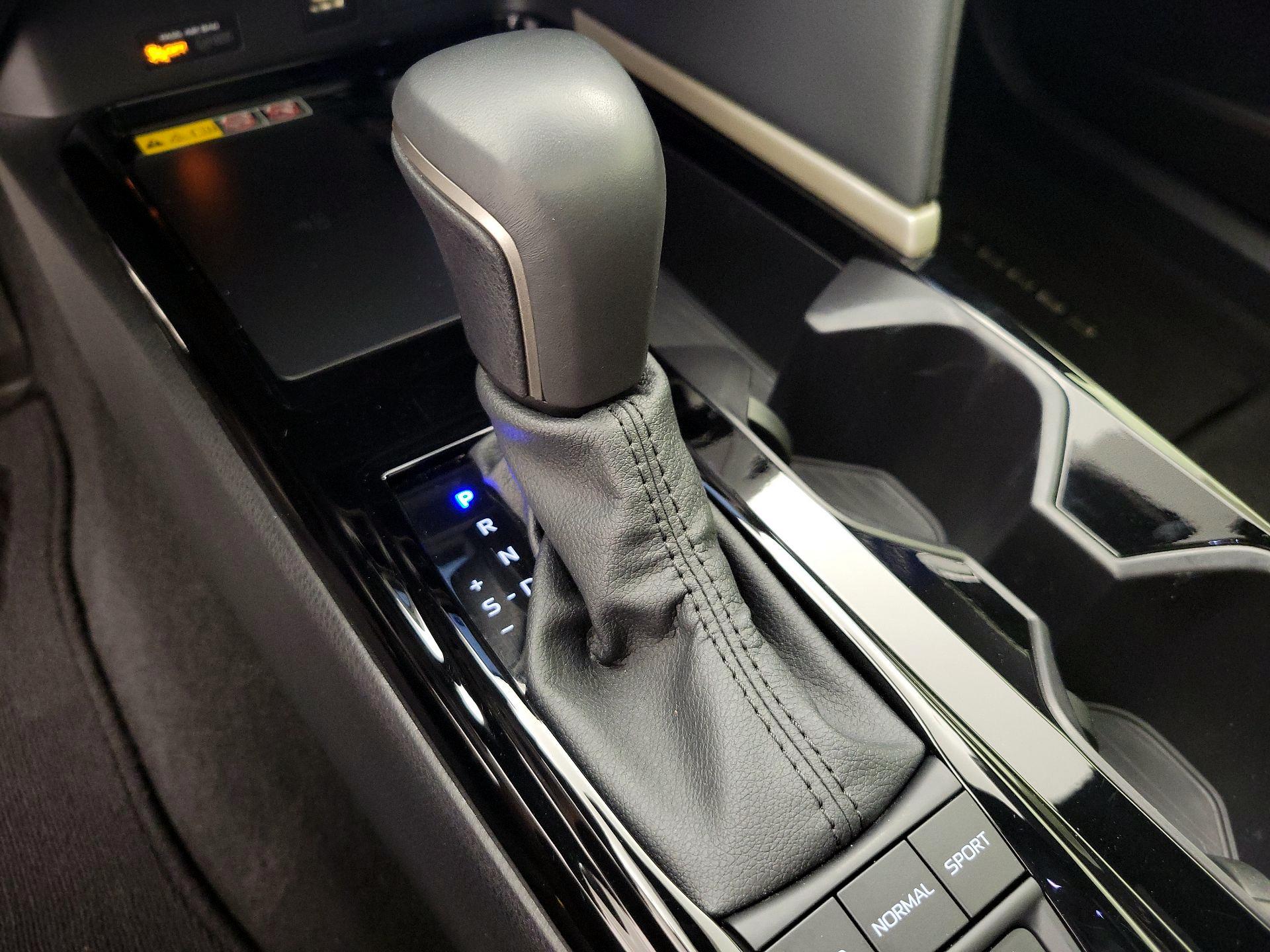 Thumbnail: 2025 Toyota Camry - 17