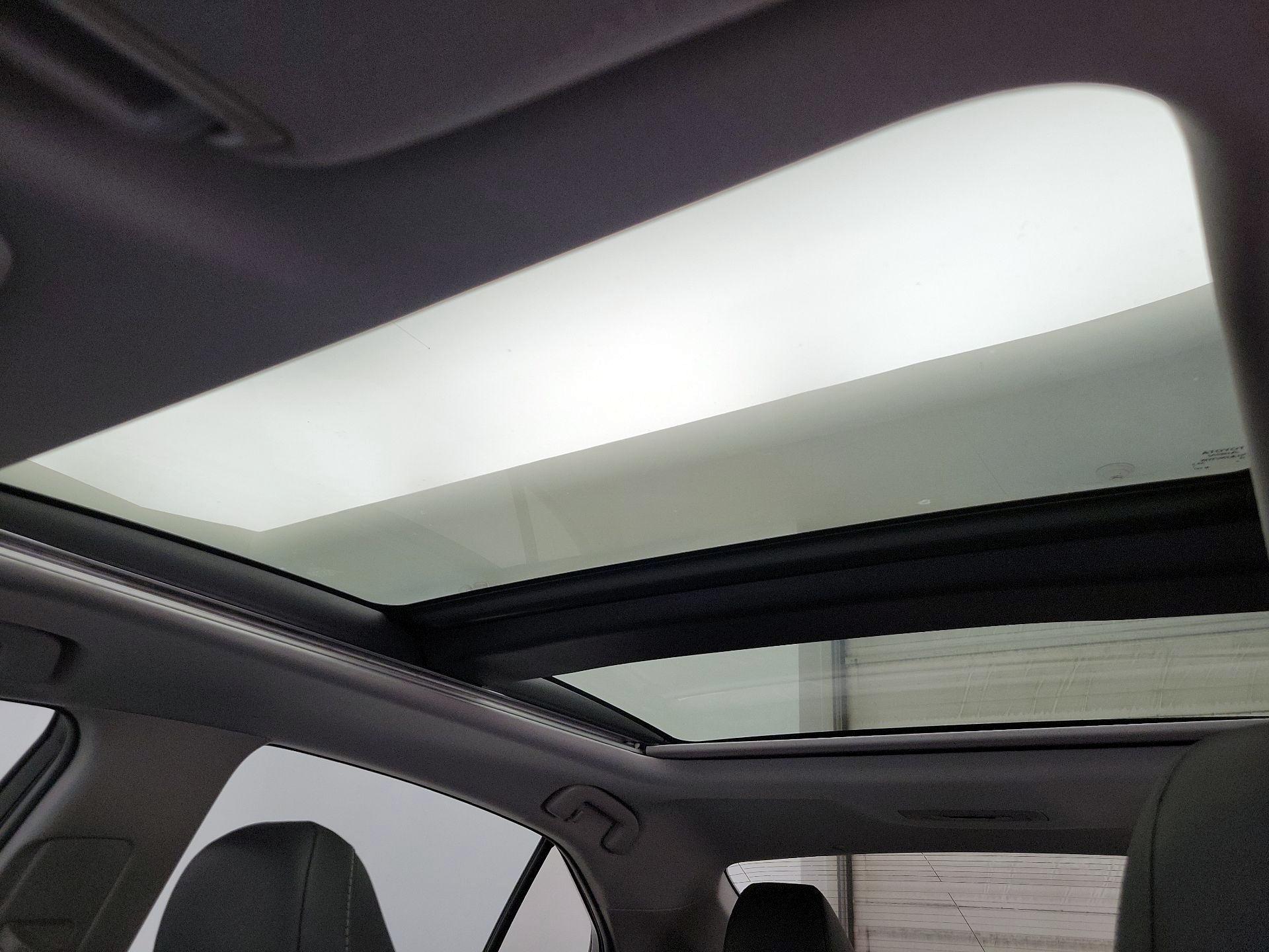 Thumbnail: 2018 Toyota Camry - 19