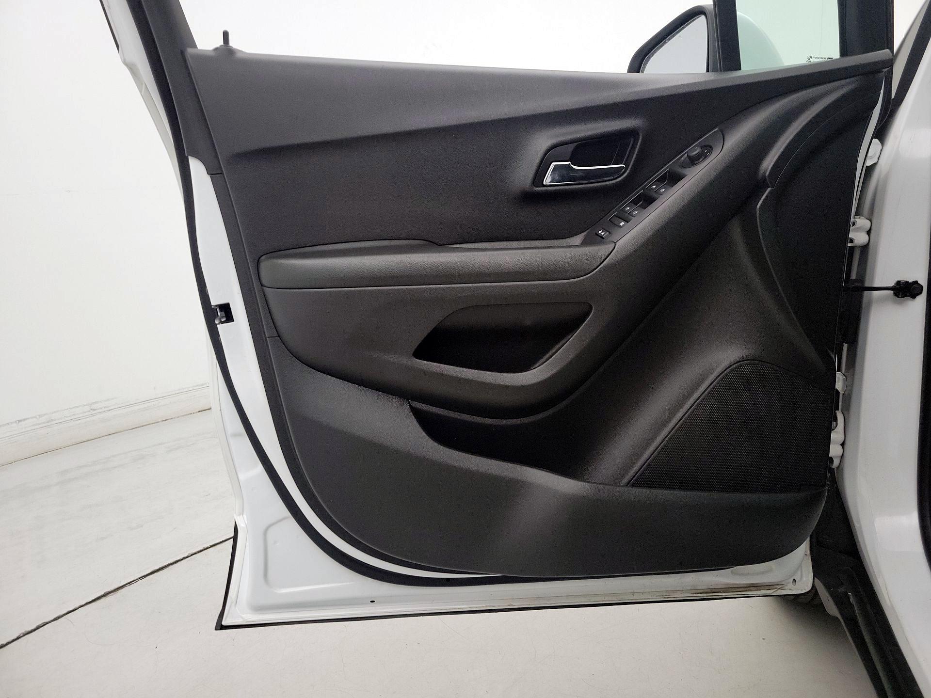 Thumbnail: 2021 Chevrolet Trax - 12