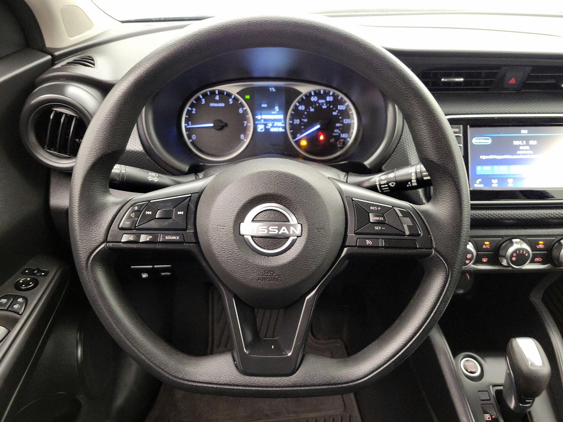 Thumbnail: 2023 Nissan Kicks - 10