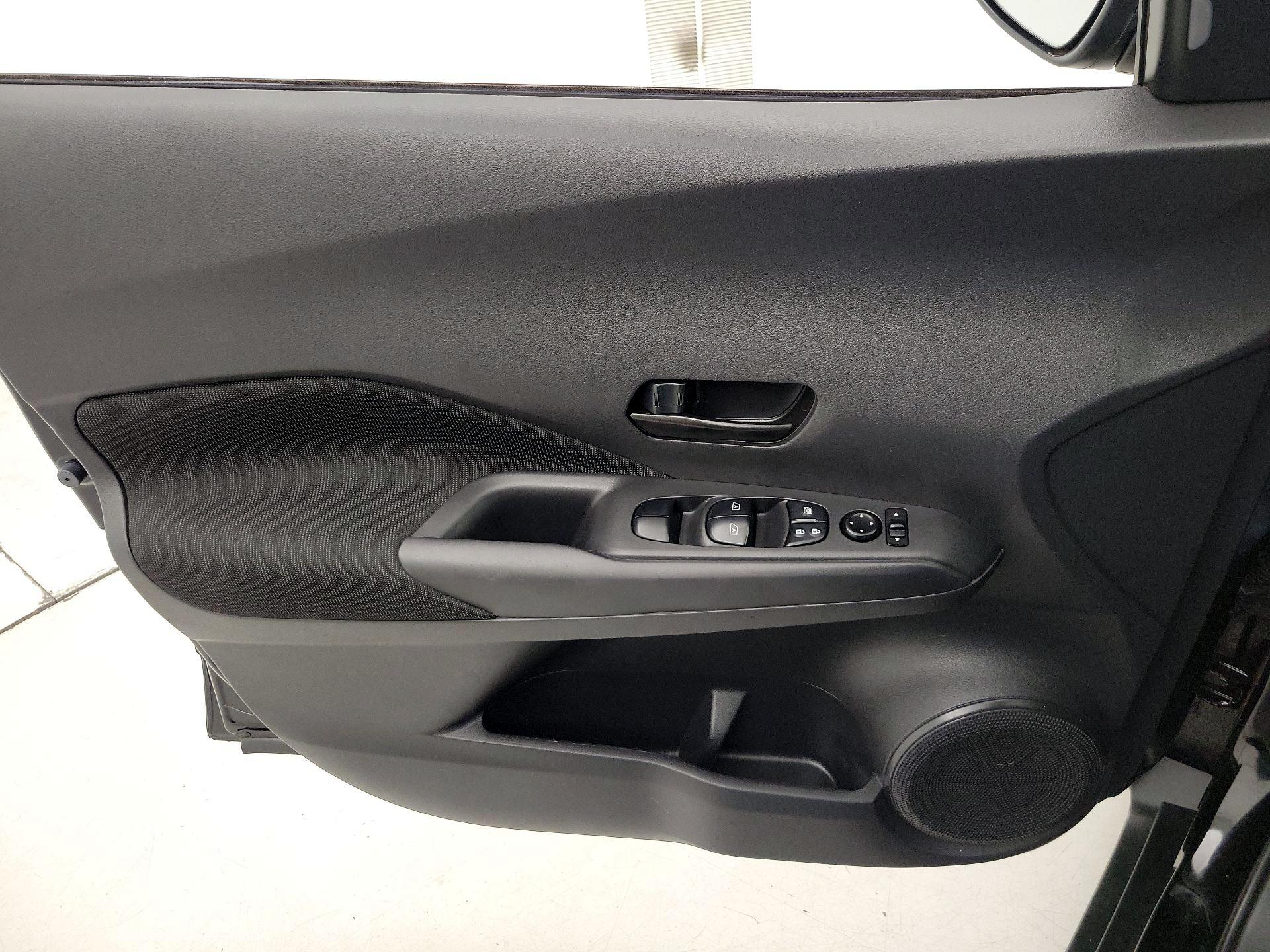 Thumbnail: 2023 Nissan Kicks - 12