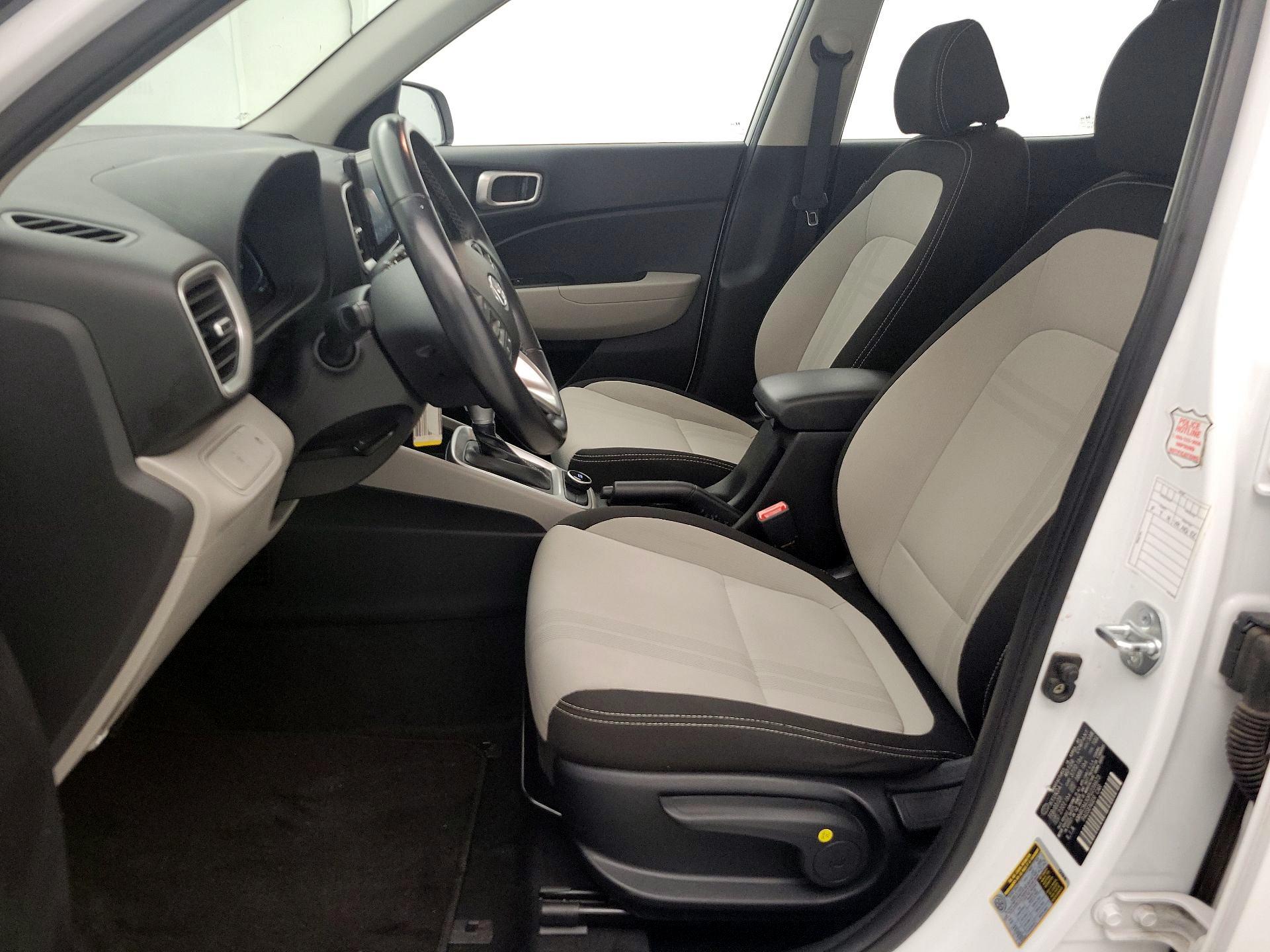 Thumbnail: 2023 Hyundai Venue - 11