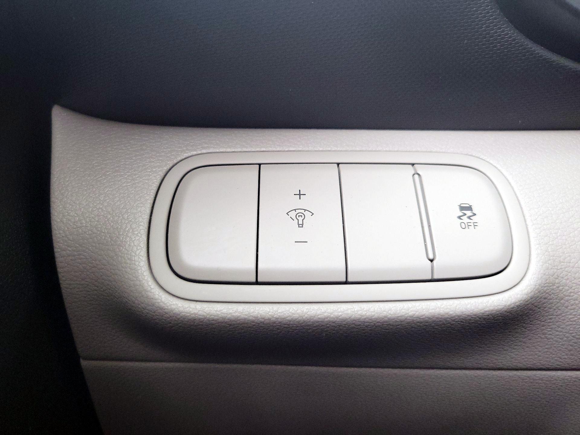 Thumbnail: 2023 Hyundai Venue - 13