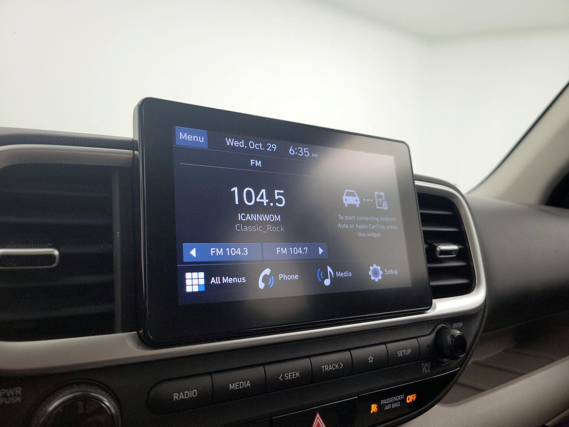 Thumbnail: 2023 Hyundai Venue - 15