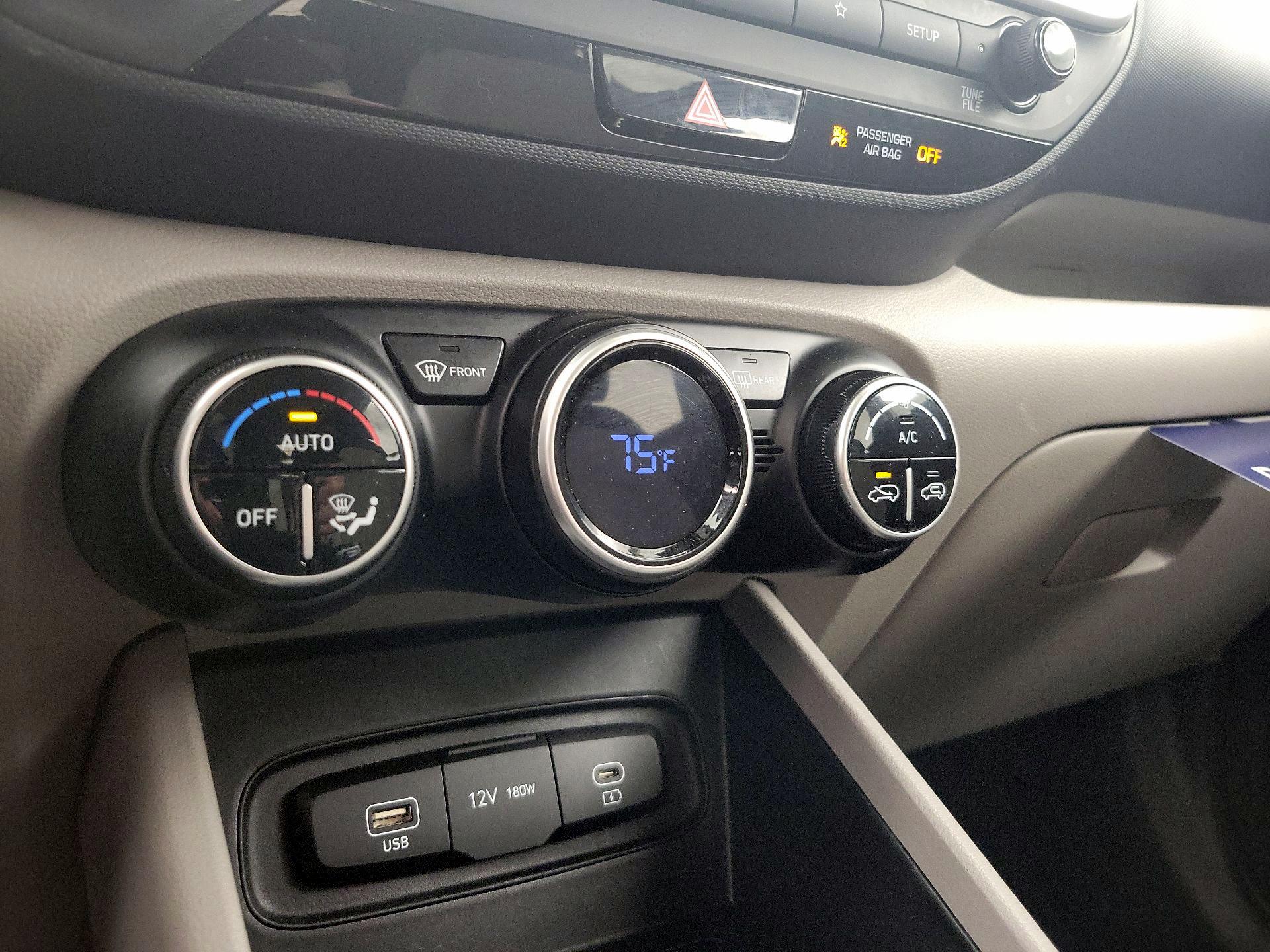 Thumbnail: 2023 Hyundai Venue - 16