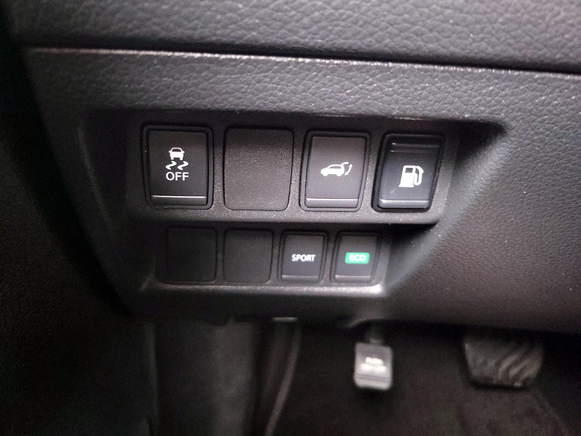 Thumbnail: 2018 Nissan Rogue - 13