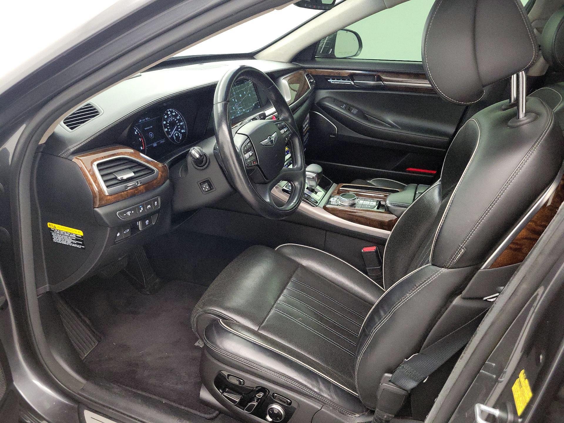 Thumbnail: 2017 Genesis G90 - 11