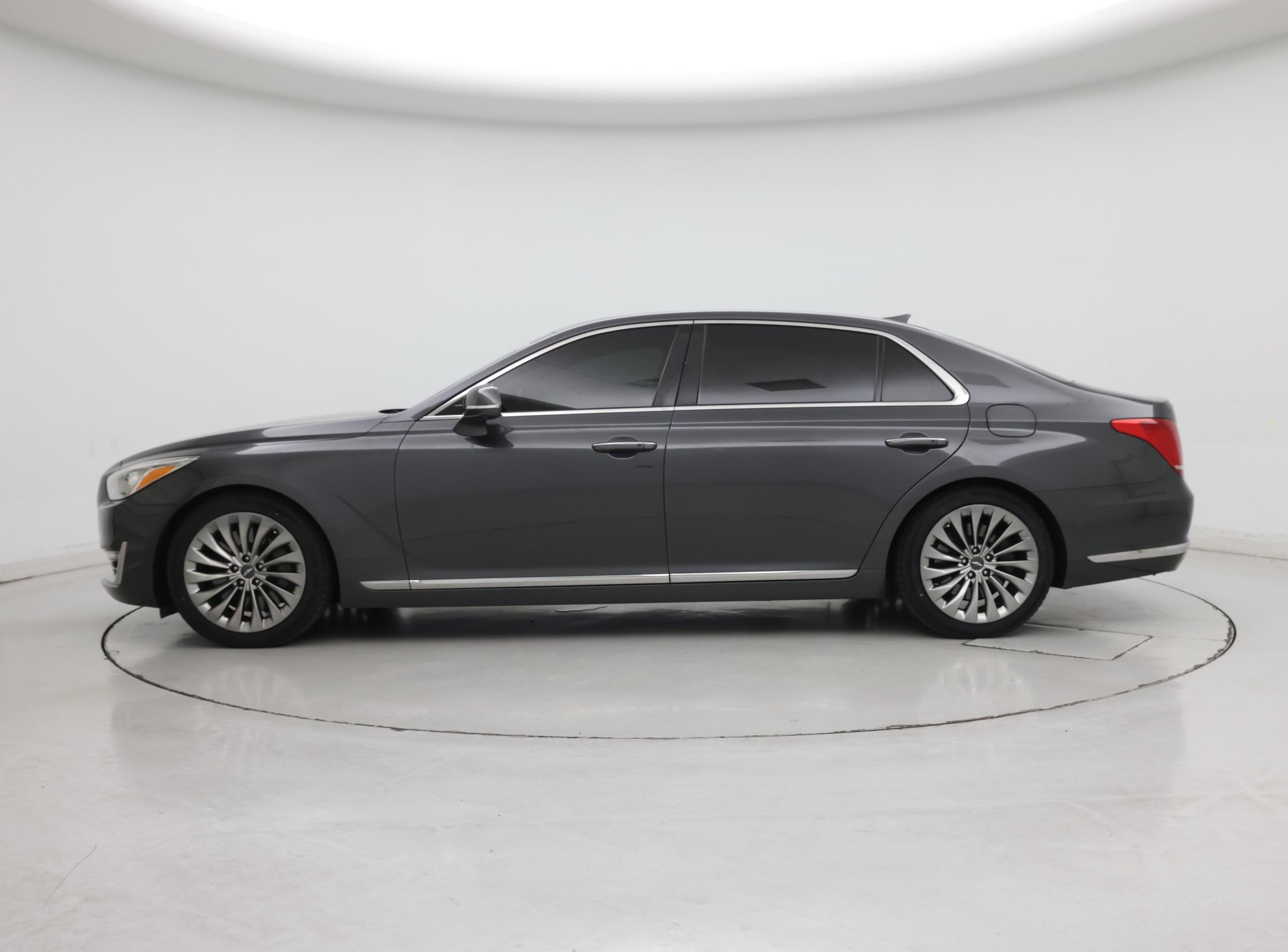 Thumbnail: 2017 Genesis G90 - 3