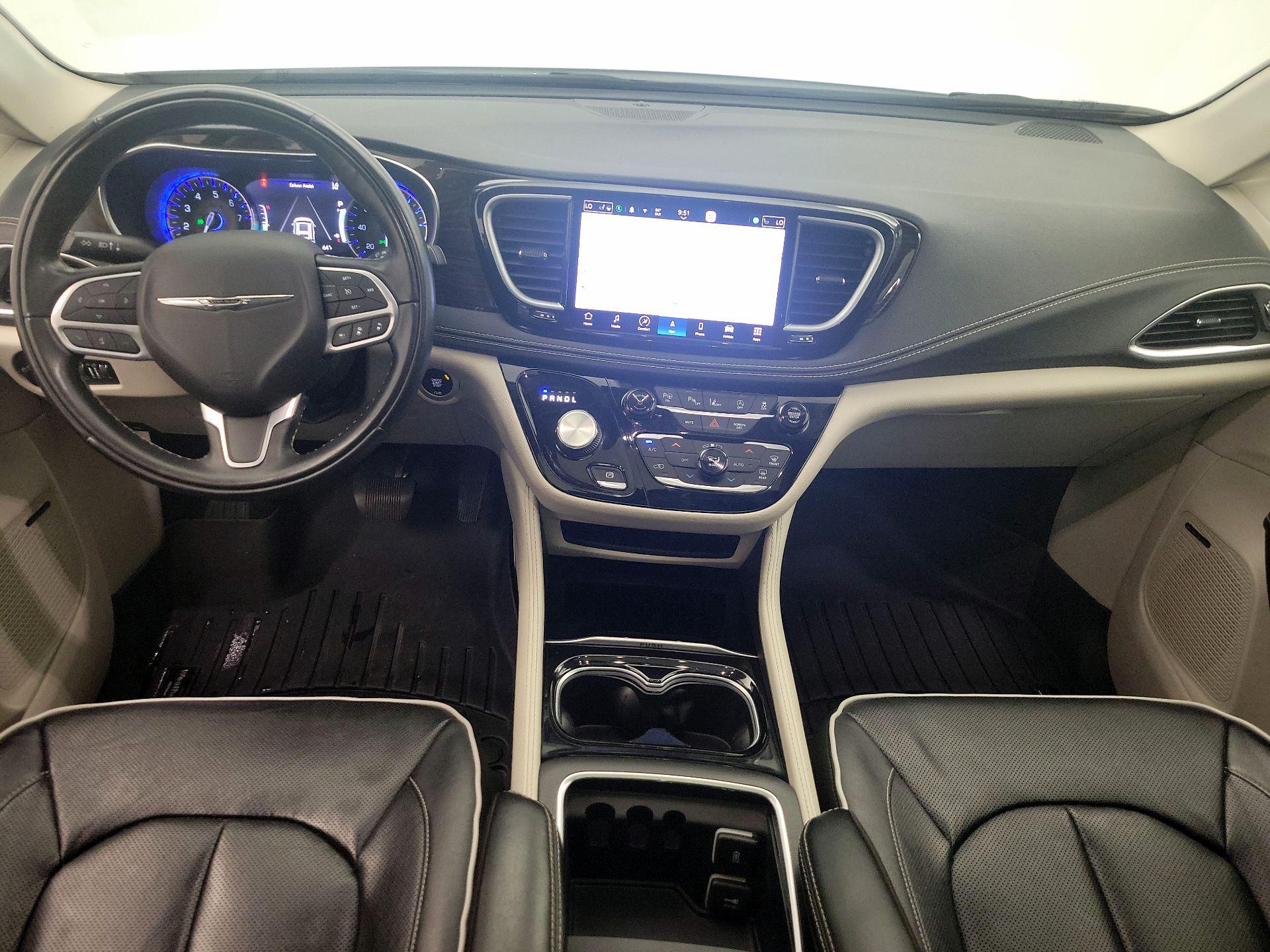 Thumbnail: 2022 Chrysler Pacifica - 9