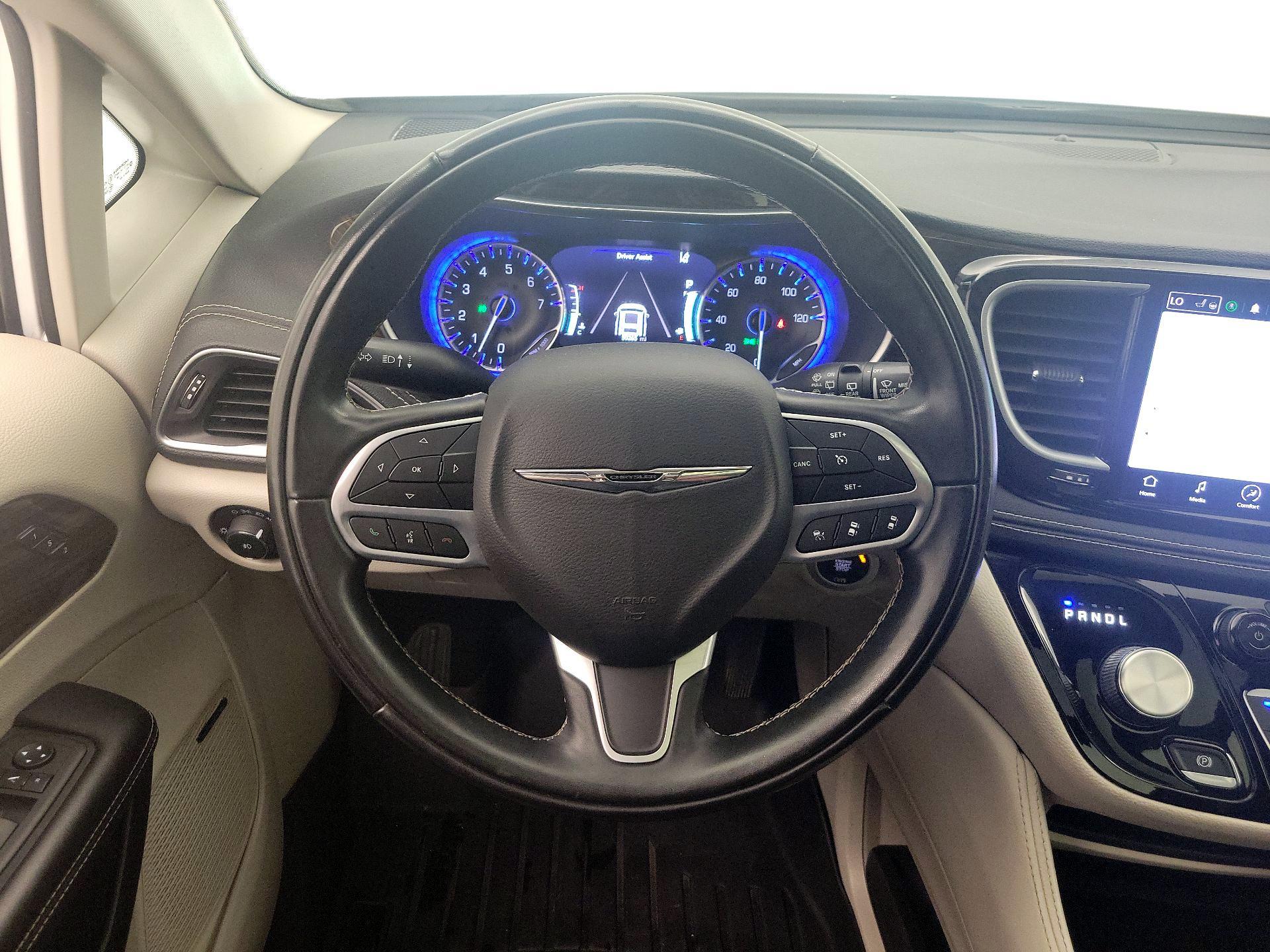 Thumbnail: 2022 Chrysler Pacifica - 10