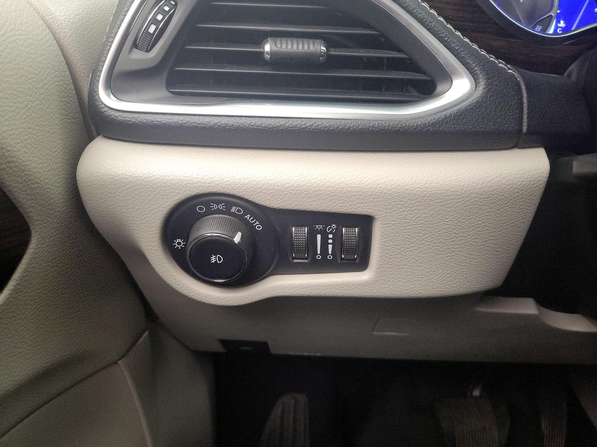 Thumbnail: 2022 Chrysler Pacifica - 13