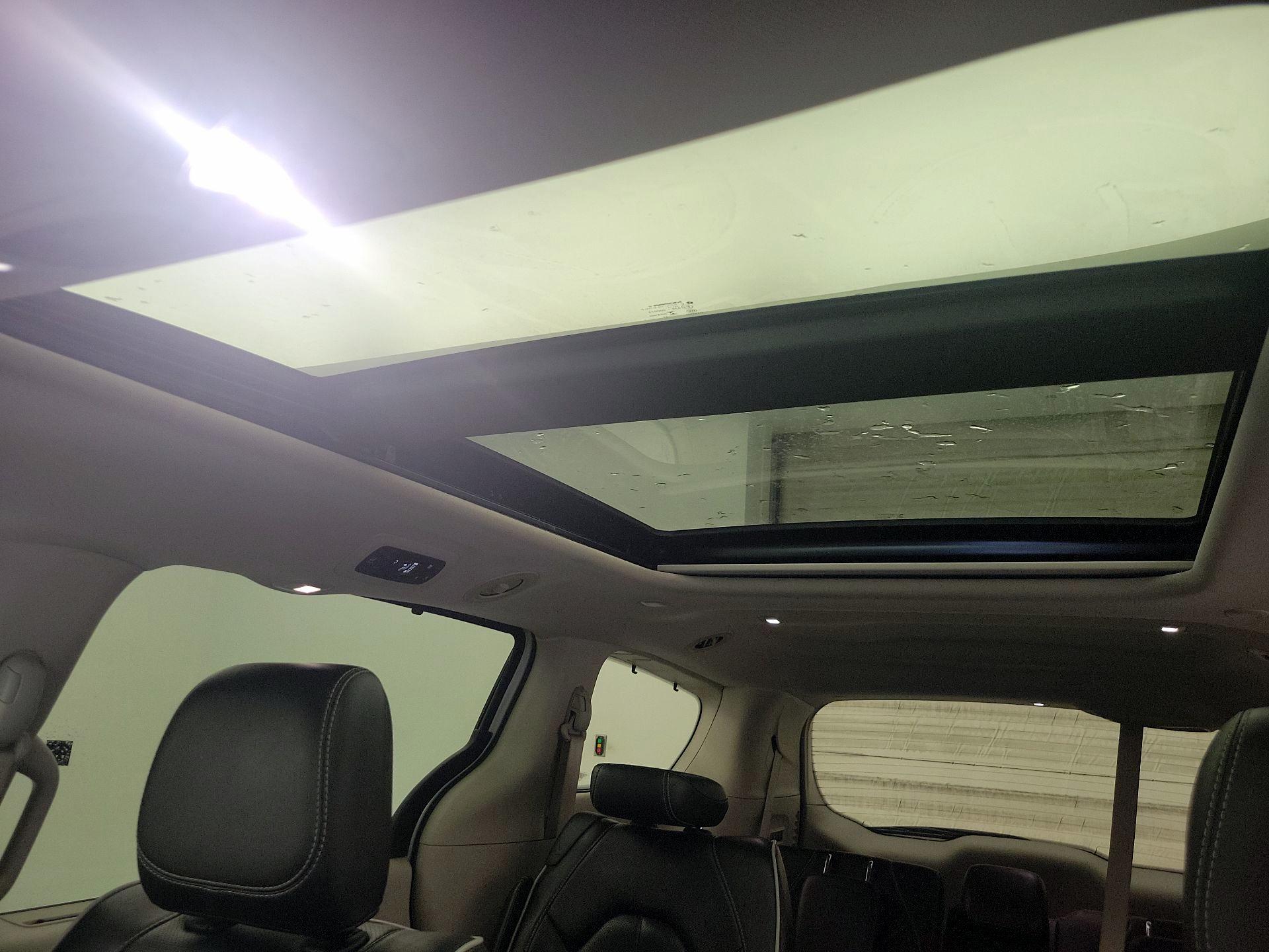 Thumbnail: 2022 Chrysler Pacifica - 20