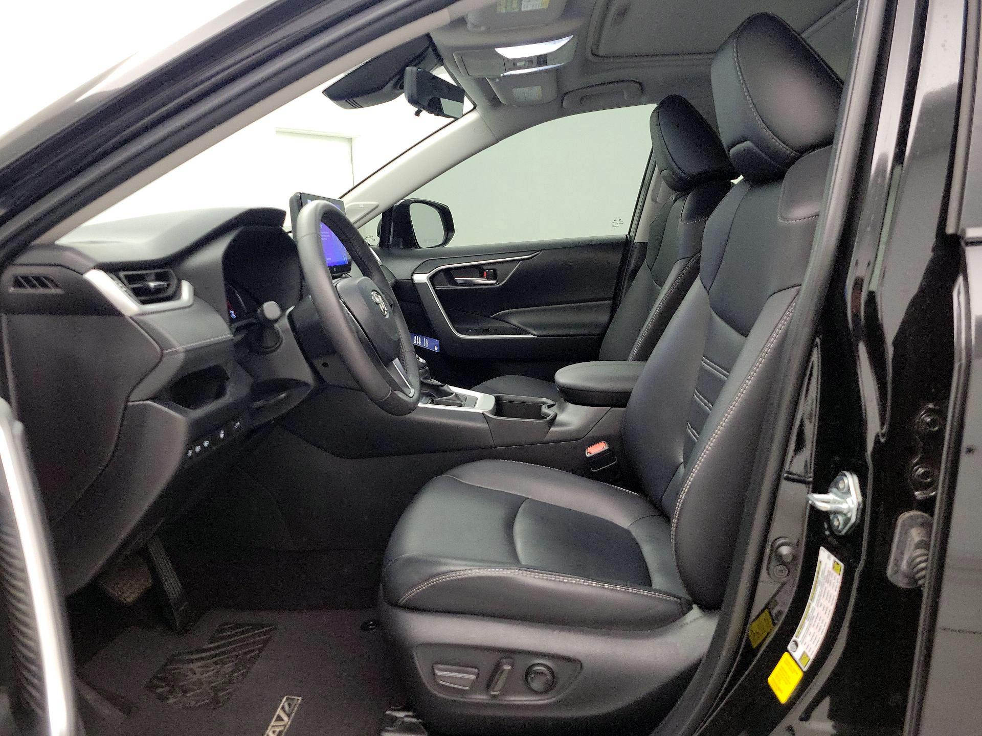 Thumbnail: 2024 Toyota RAV4 - 11