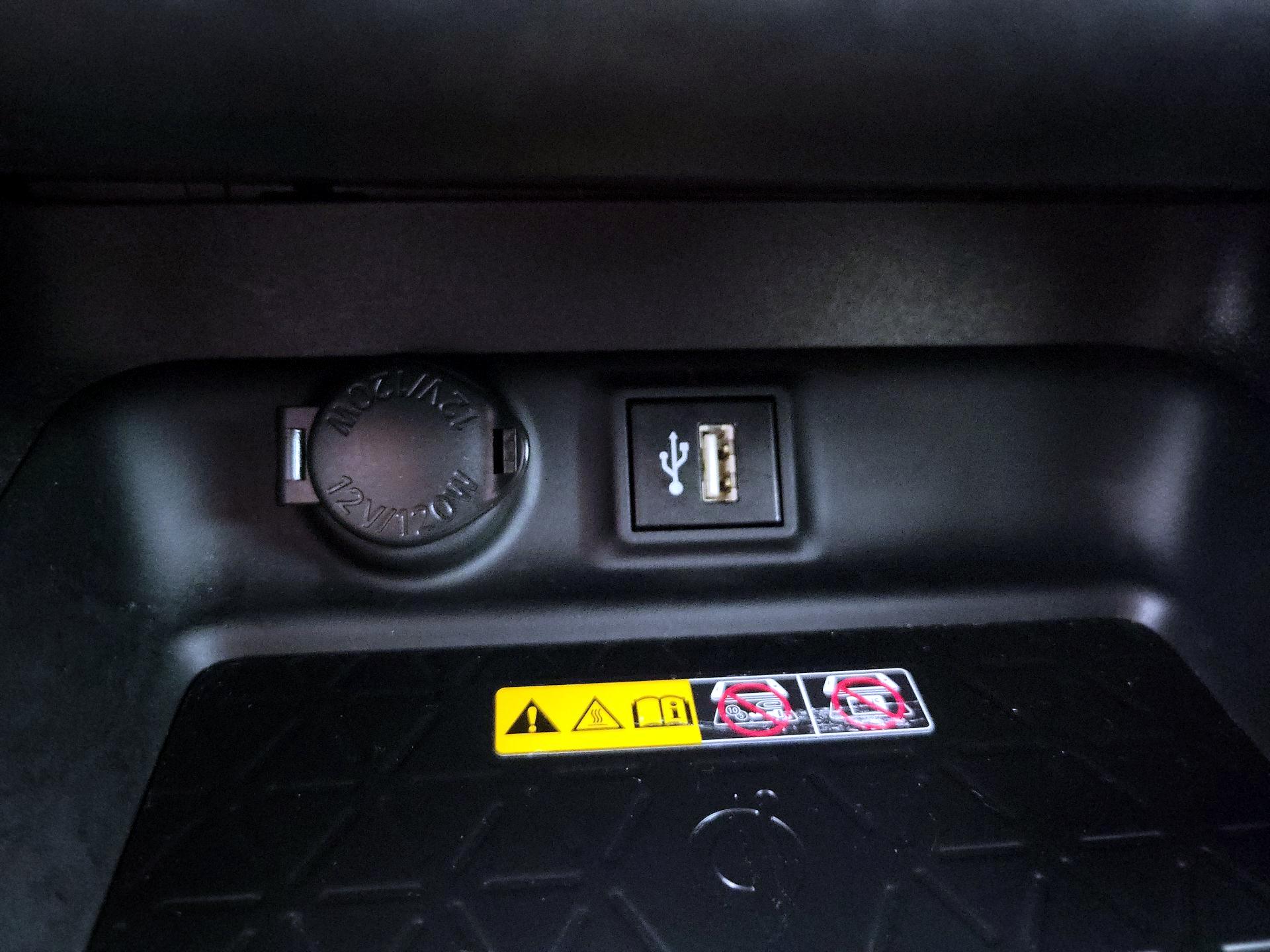 Thumbnail: 2024 Toyota RAV4 - 18