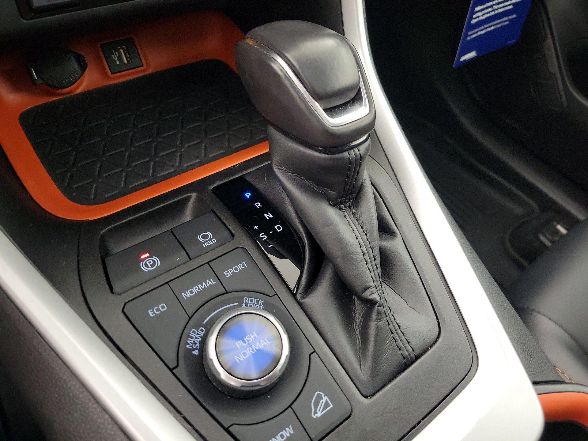 Thumbnail: 2023 Toyota RAV4 - 17