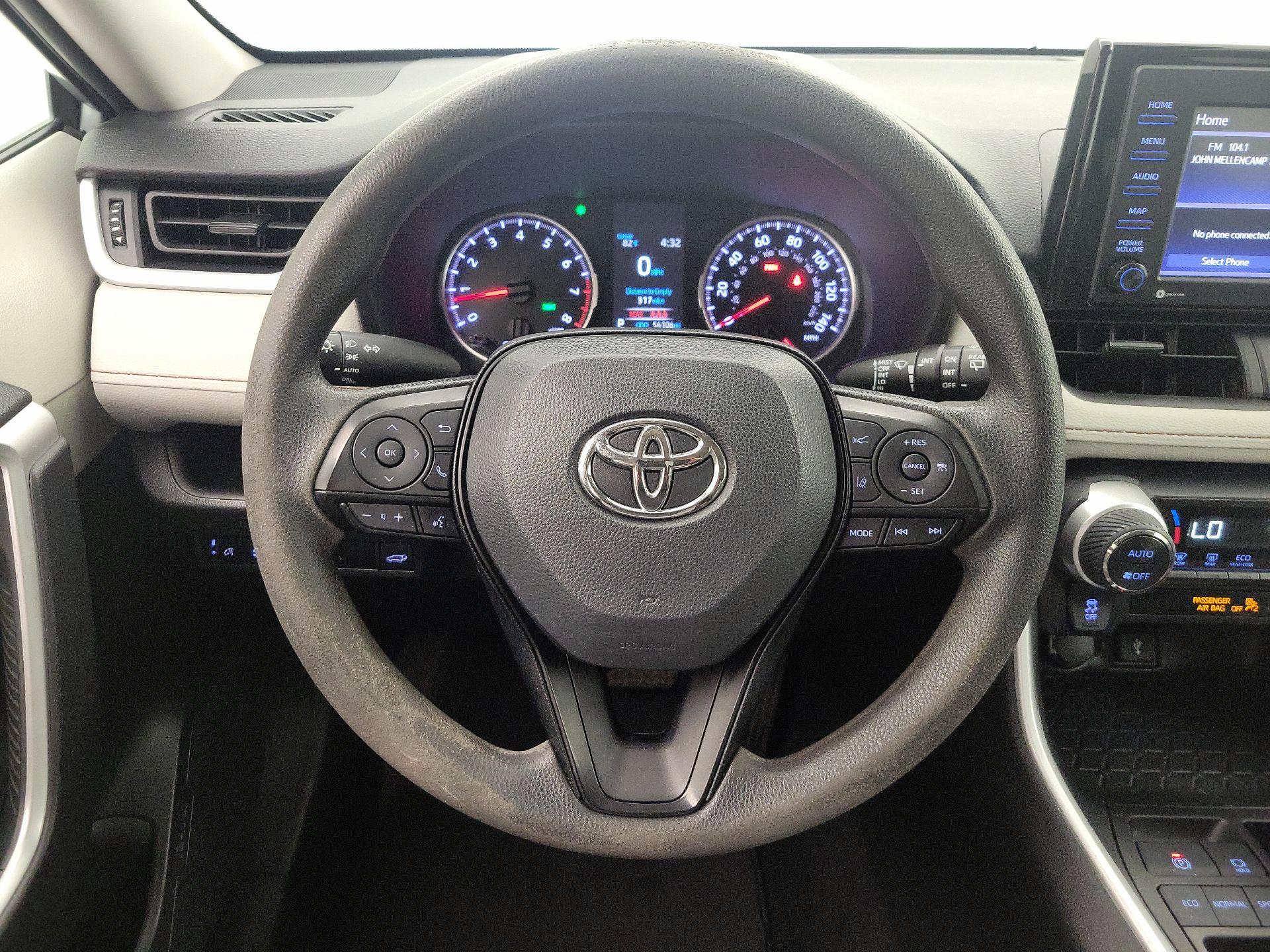 Thumbnail: 2022 Toyota RAV4 - 10