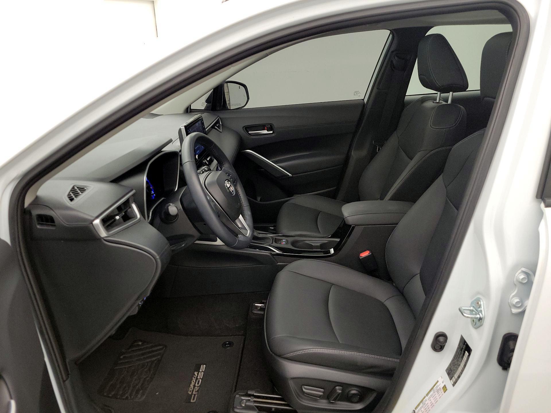 Thumbnail: 2022 Toyota Corolla Cross - 11