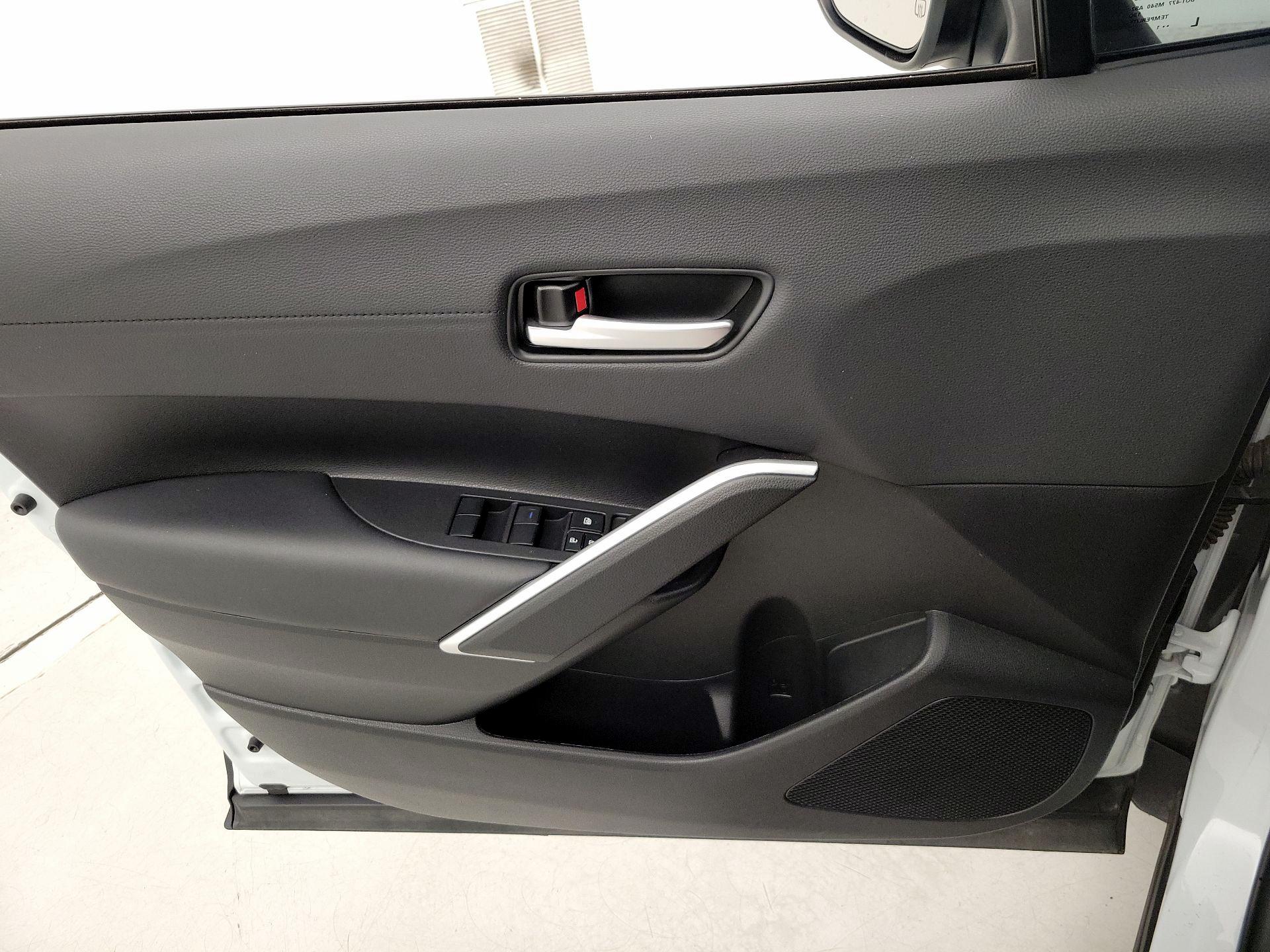 Thumbnail: 2022 Toyota Corolla Cross - 12