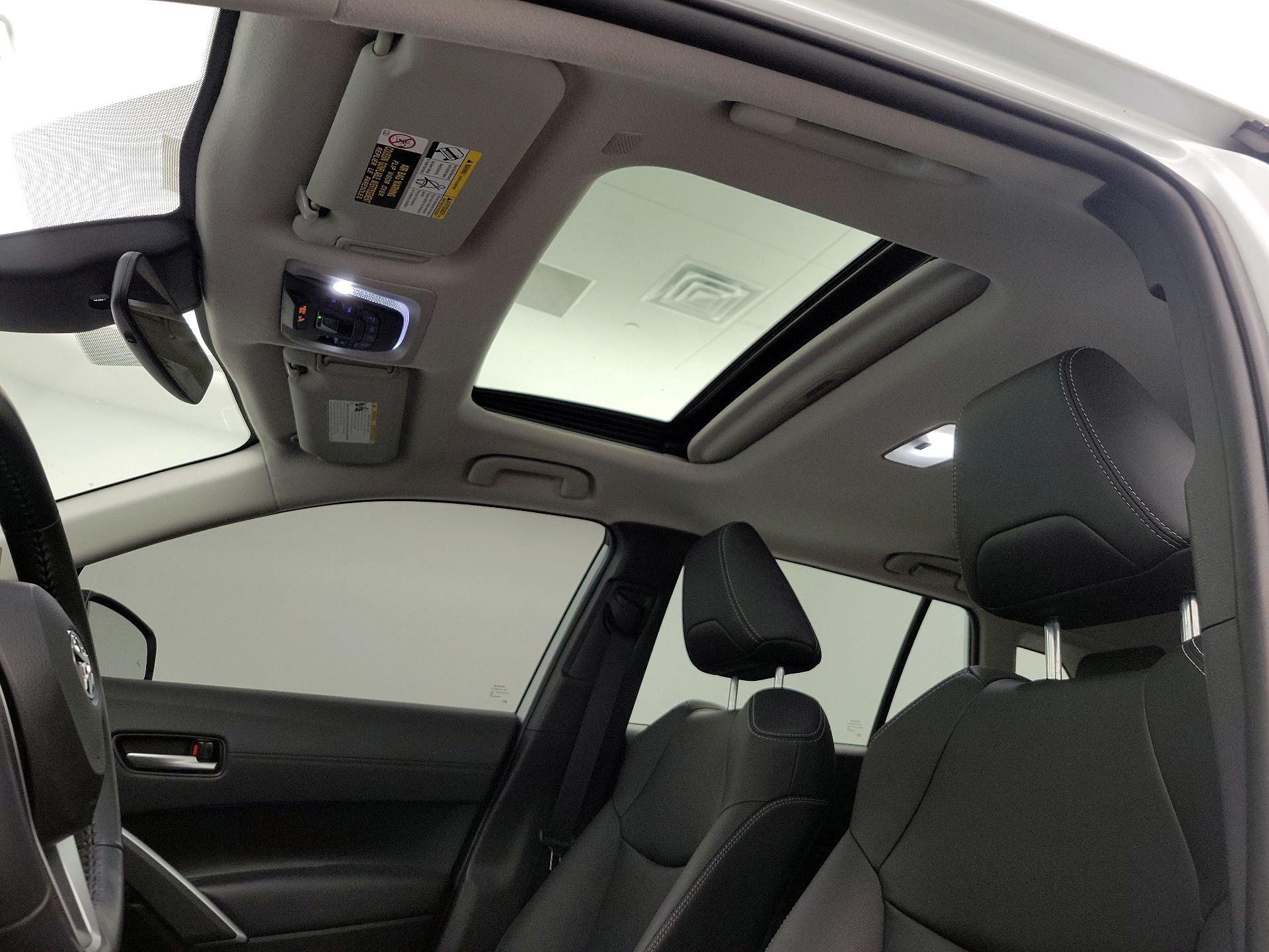 Thumbnail: 2022 Toyota Corolla Cross - 19