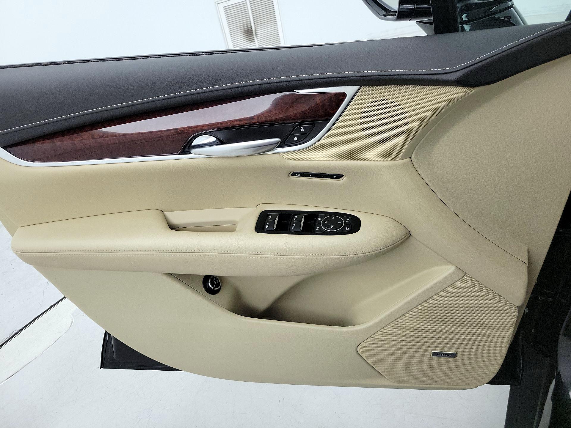 Thumbnail: 2019 Cadillac XT5 - 12