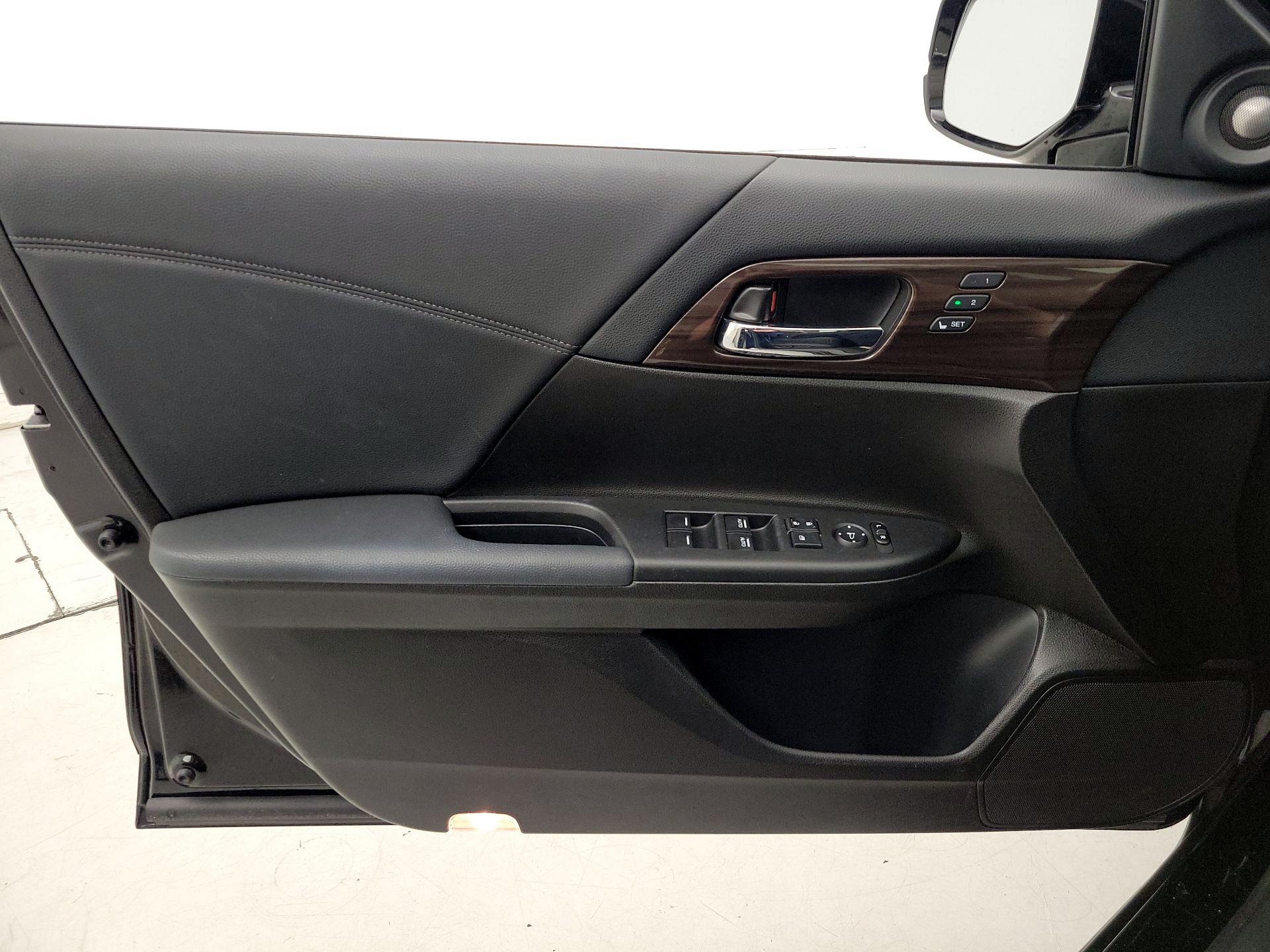 Thumbnail: 2017 Honda Accord - 12