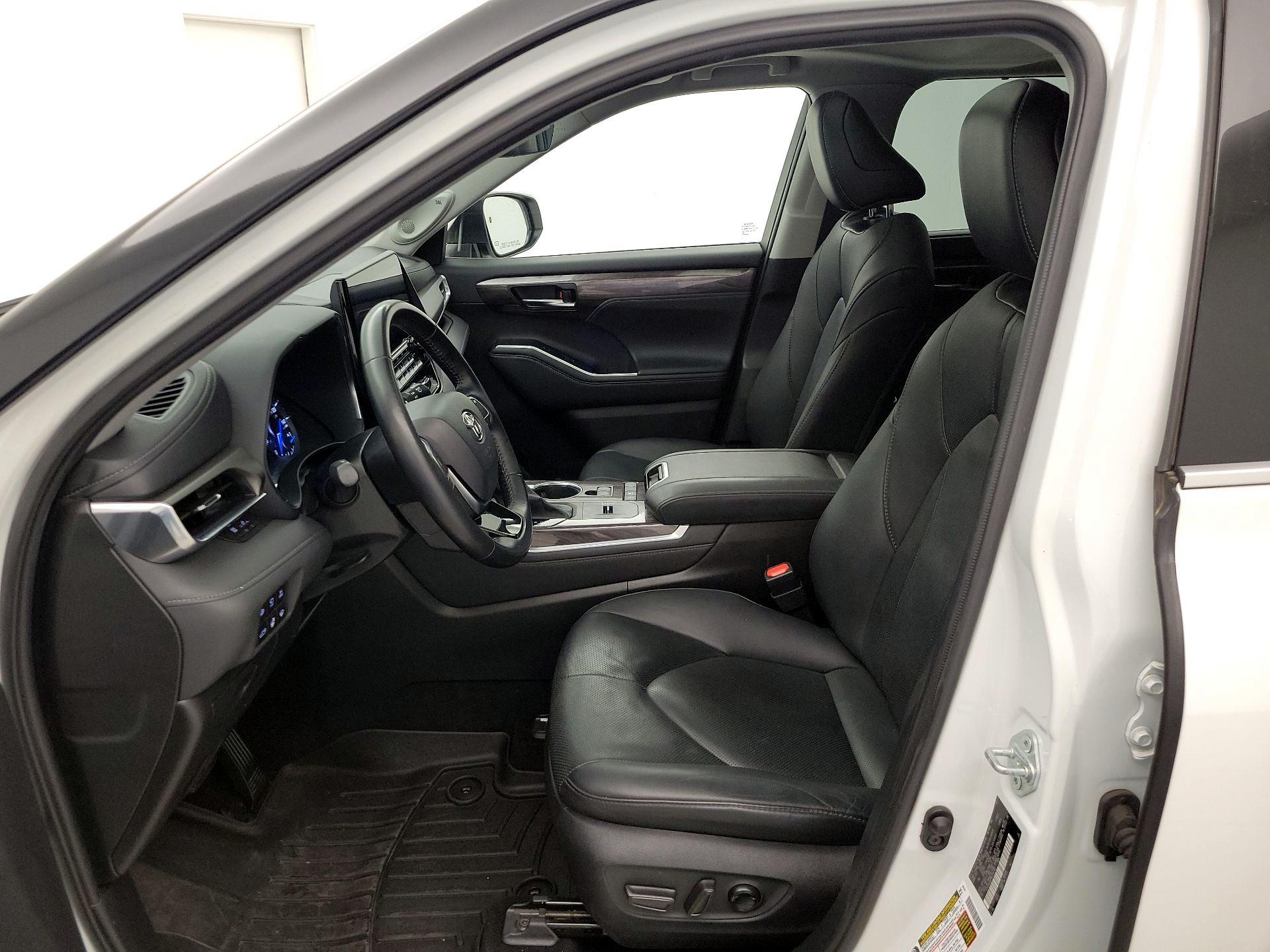 Thumbnail: 2021 Toyota Highlander - 11