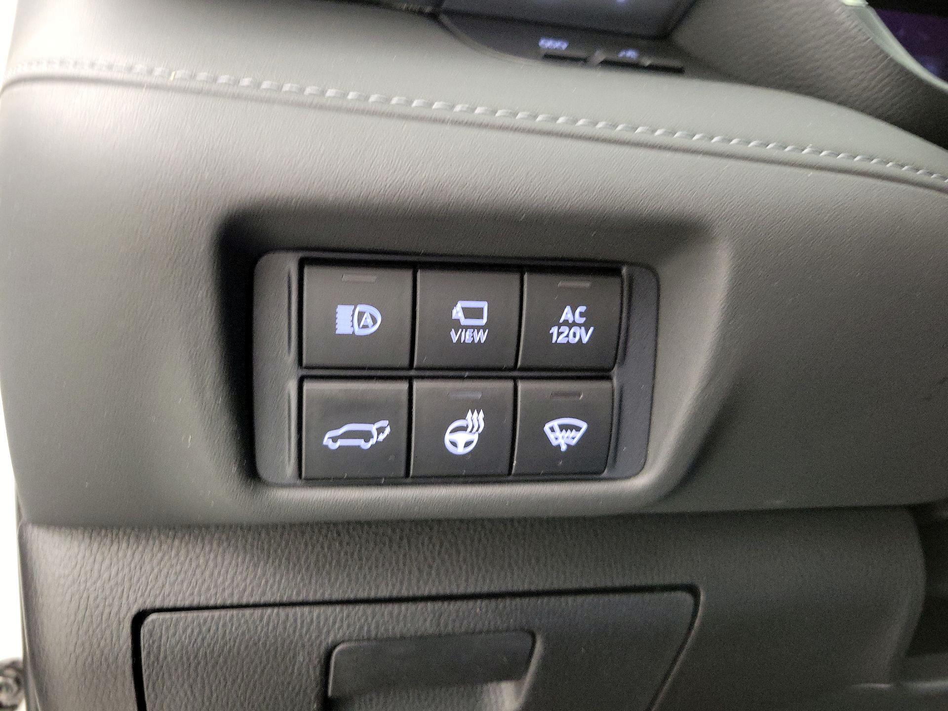 Thumbnail: 2021 Toyota Highlander - 13