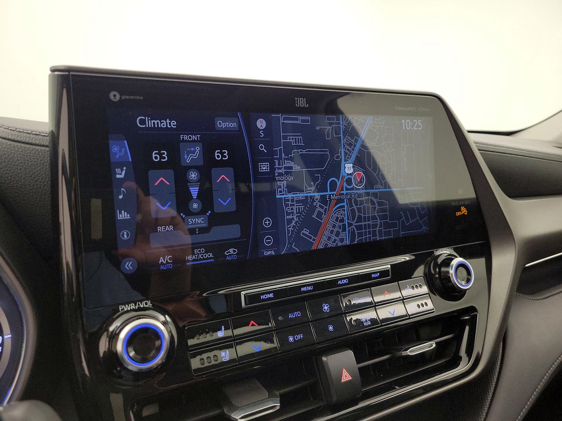 Thumbnail: 2021 Toyota Highlander - 14