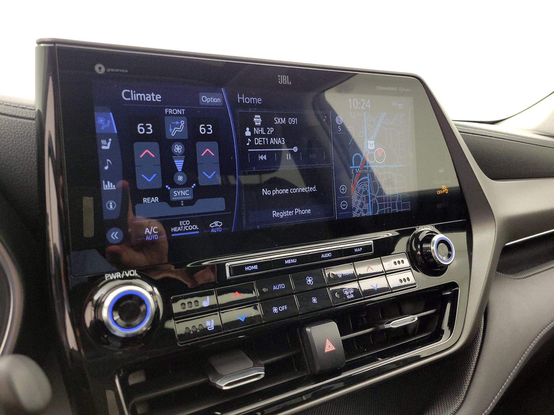 Thumbnail: 2021 Toyota Highlander - 17