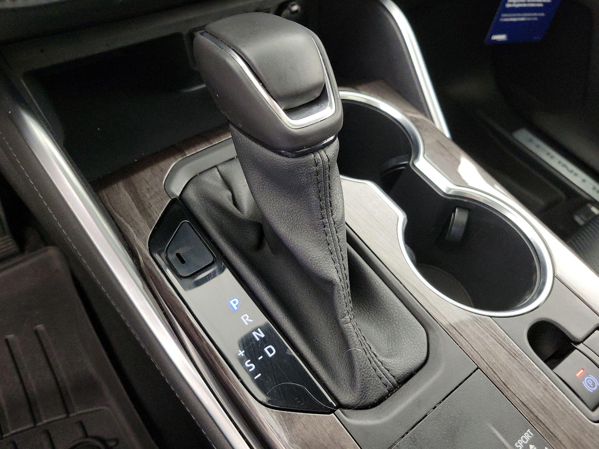 Thumbnail: 2021 Toyota Highlander - 18