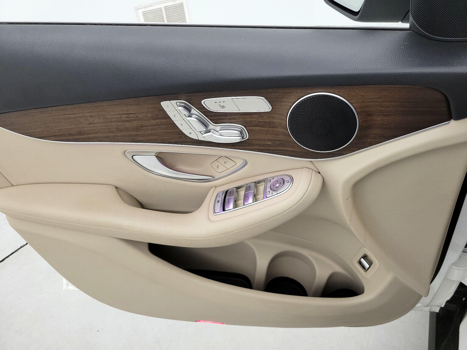 Thumbnail: 2021 Mercedes-Benz GLC - 12