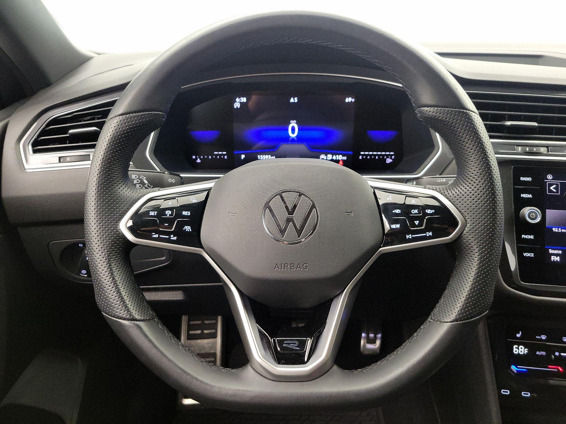 Thumbnail: 2023 Volkswagen Tiguan - 10