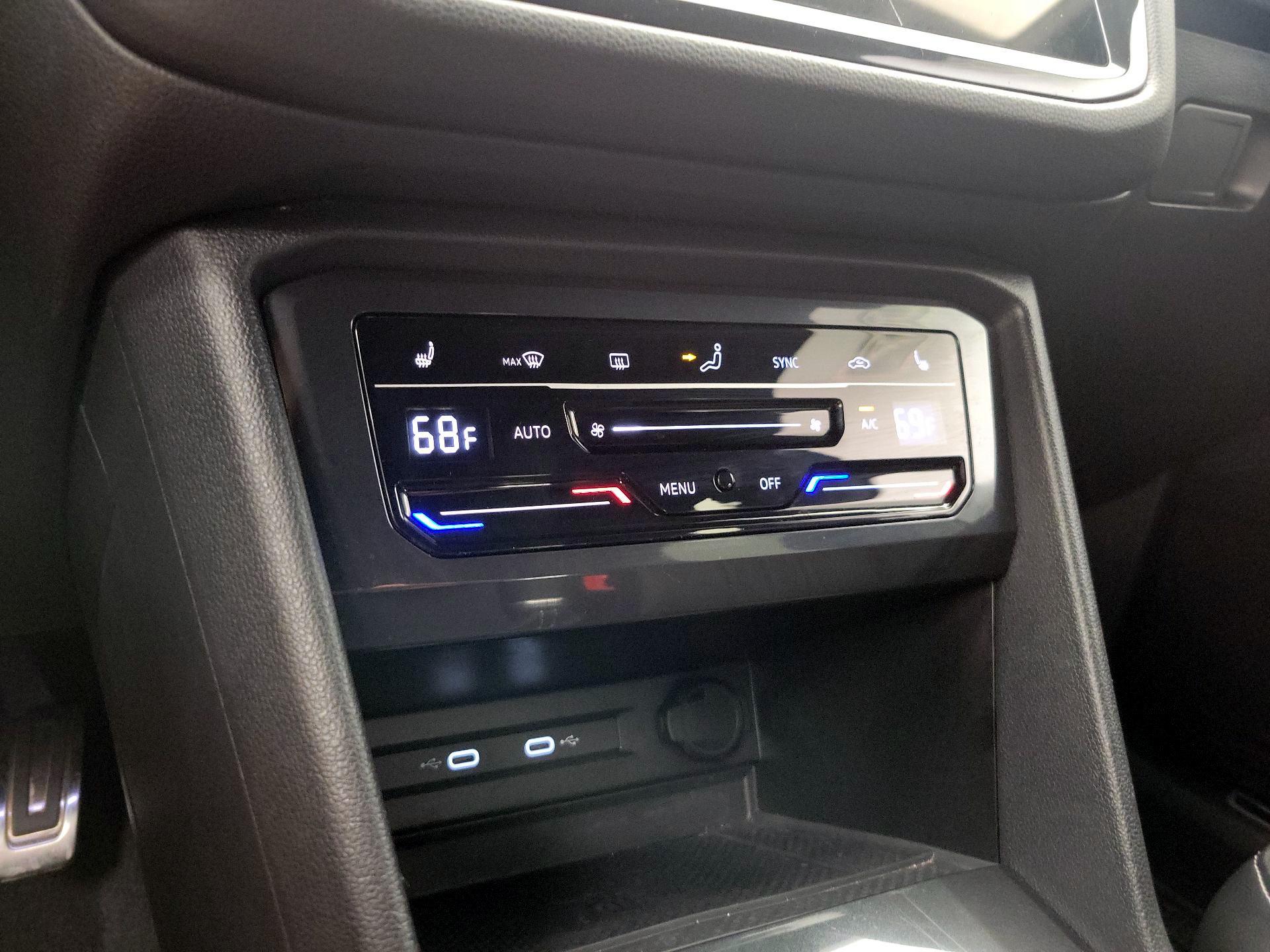 Thumbnail: 2023 Volkswagen Tiguan - 16