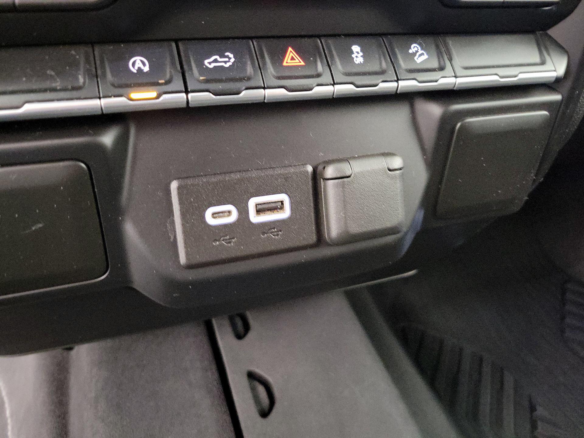 Thumbnail: 2021 Chevrolet Silverado 1500 - 18