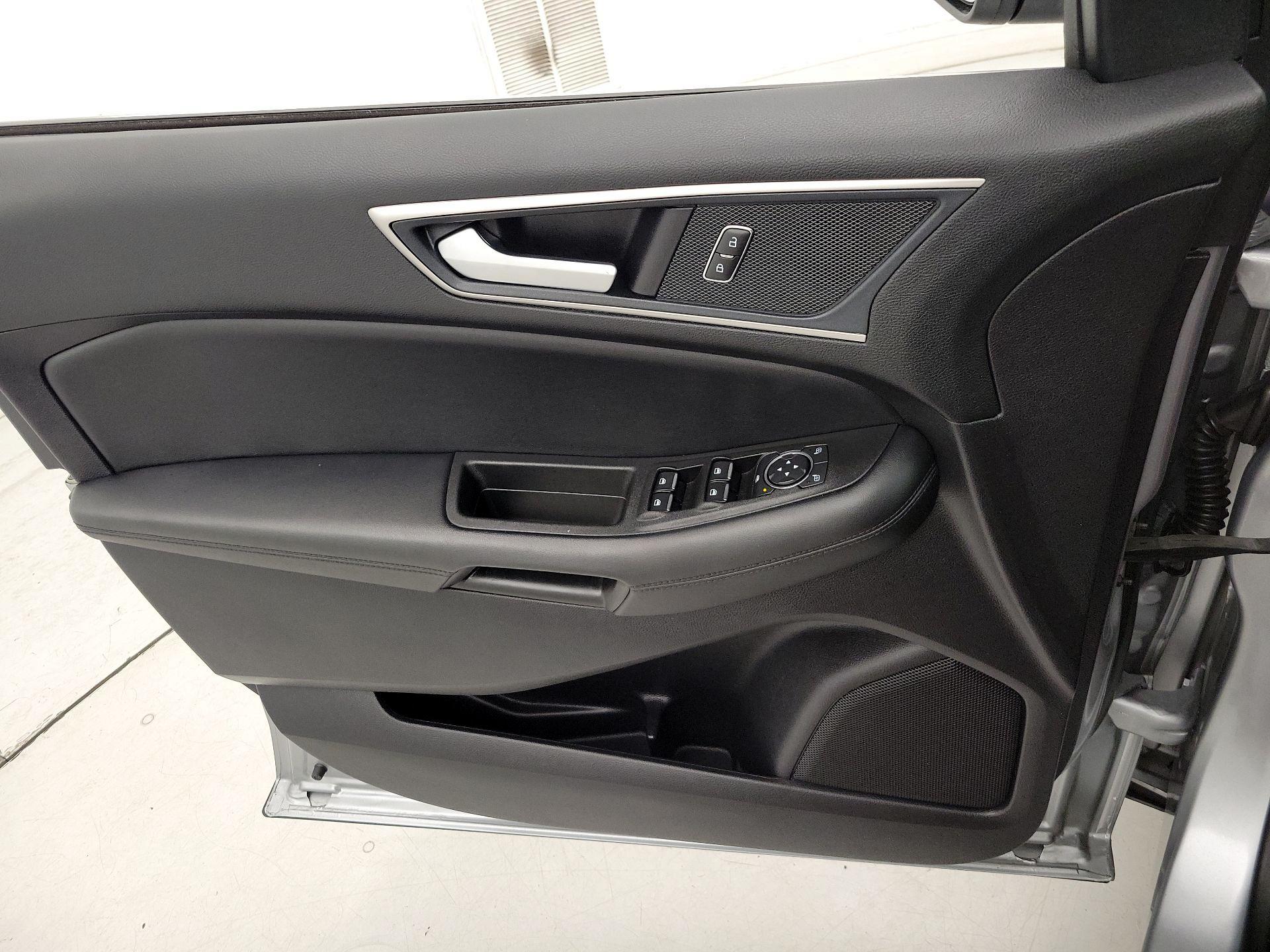 Thumbnail: 2021 Ford Edge - 12