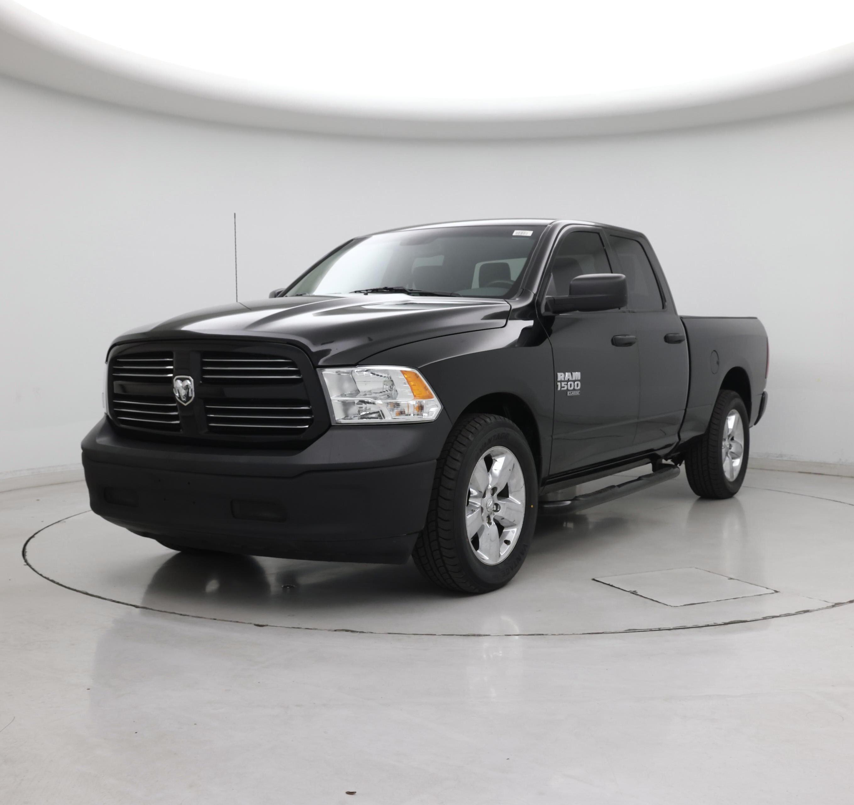 Thumbnail: 2020 RAM 1500 Classic - 4