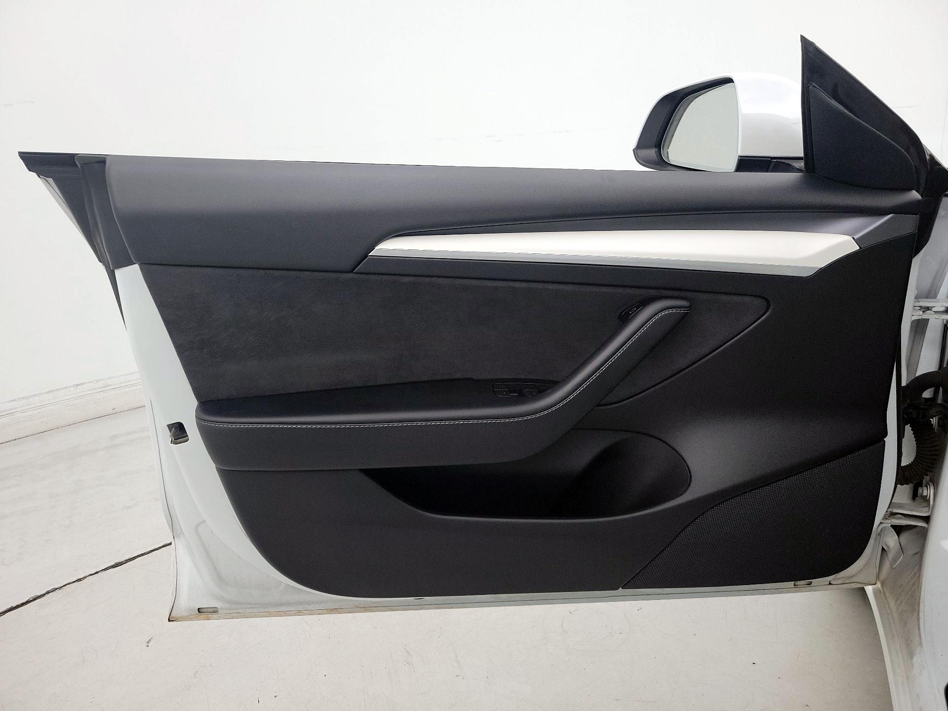 Thumbnail: 2021 Tesla Model 3 - 12