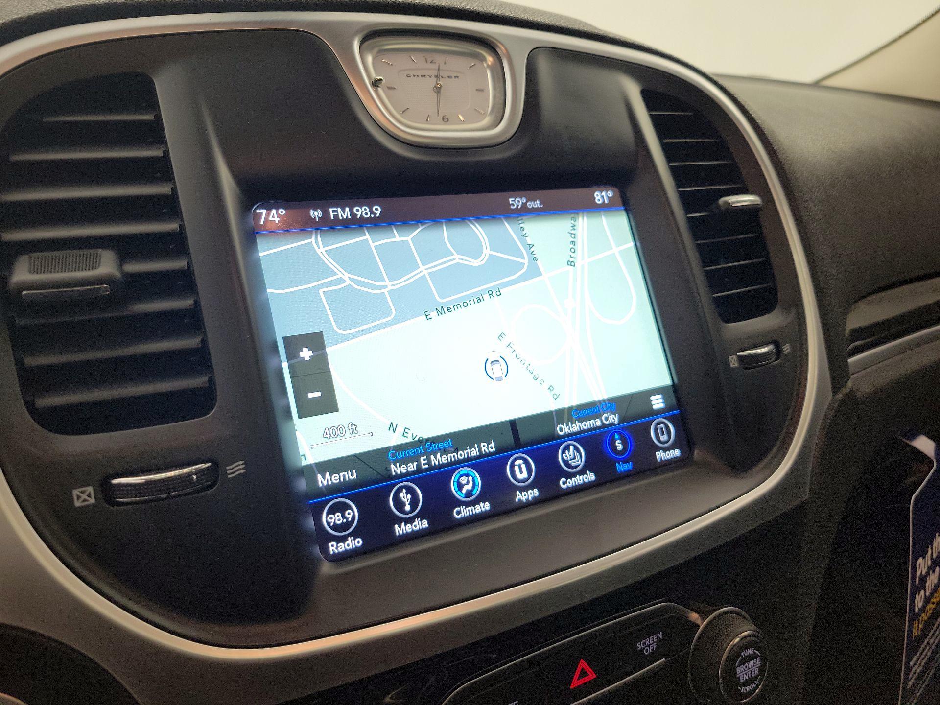 Thumbnail: 2019 Chrysler 300 - 14