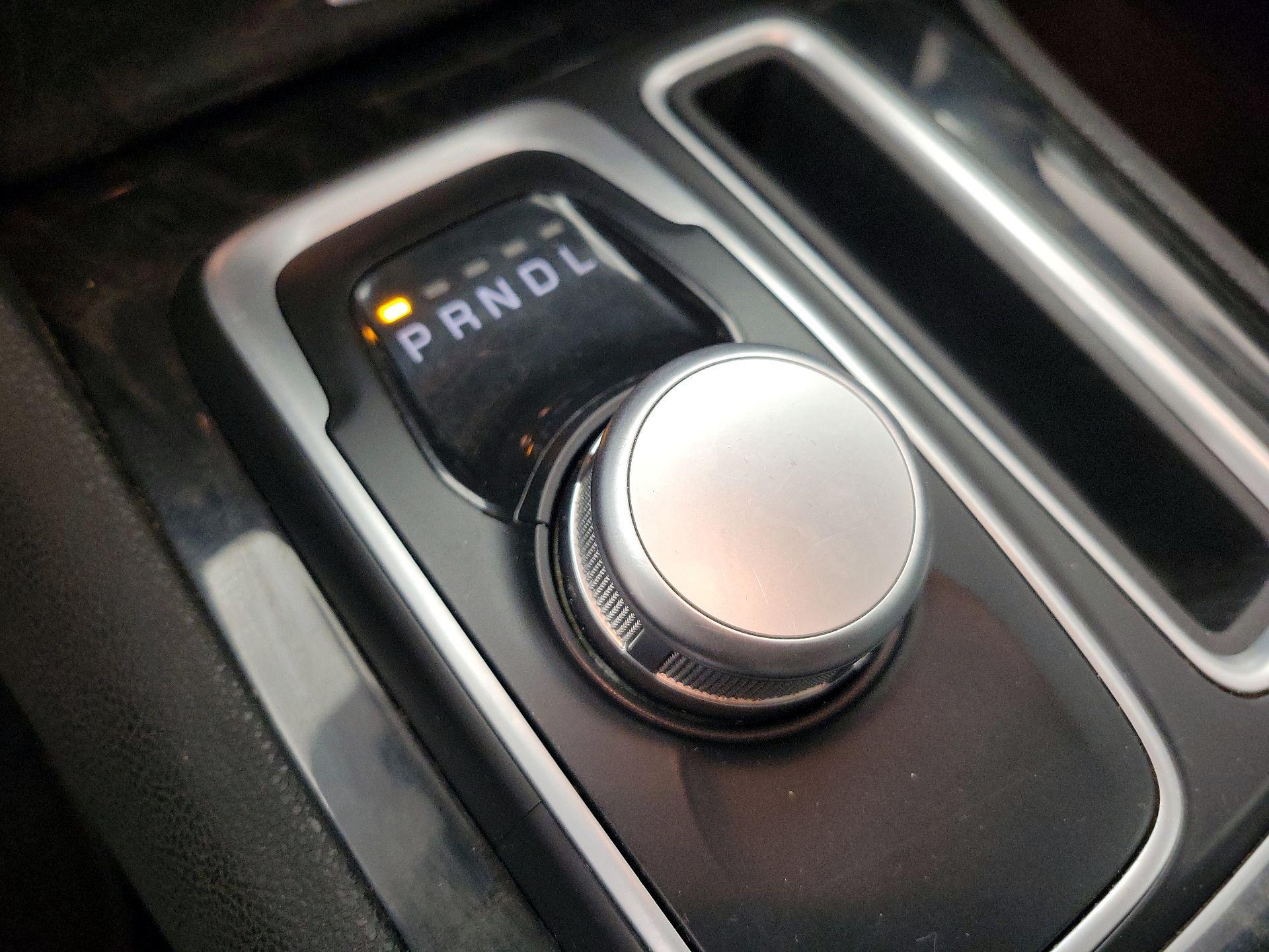 Thumbnail: 2019 Chrysler 300 - 18