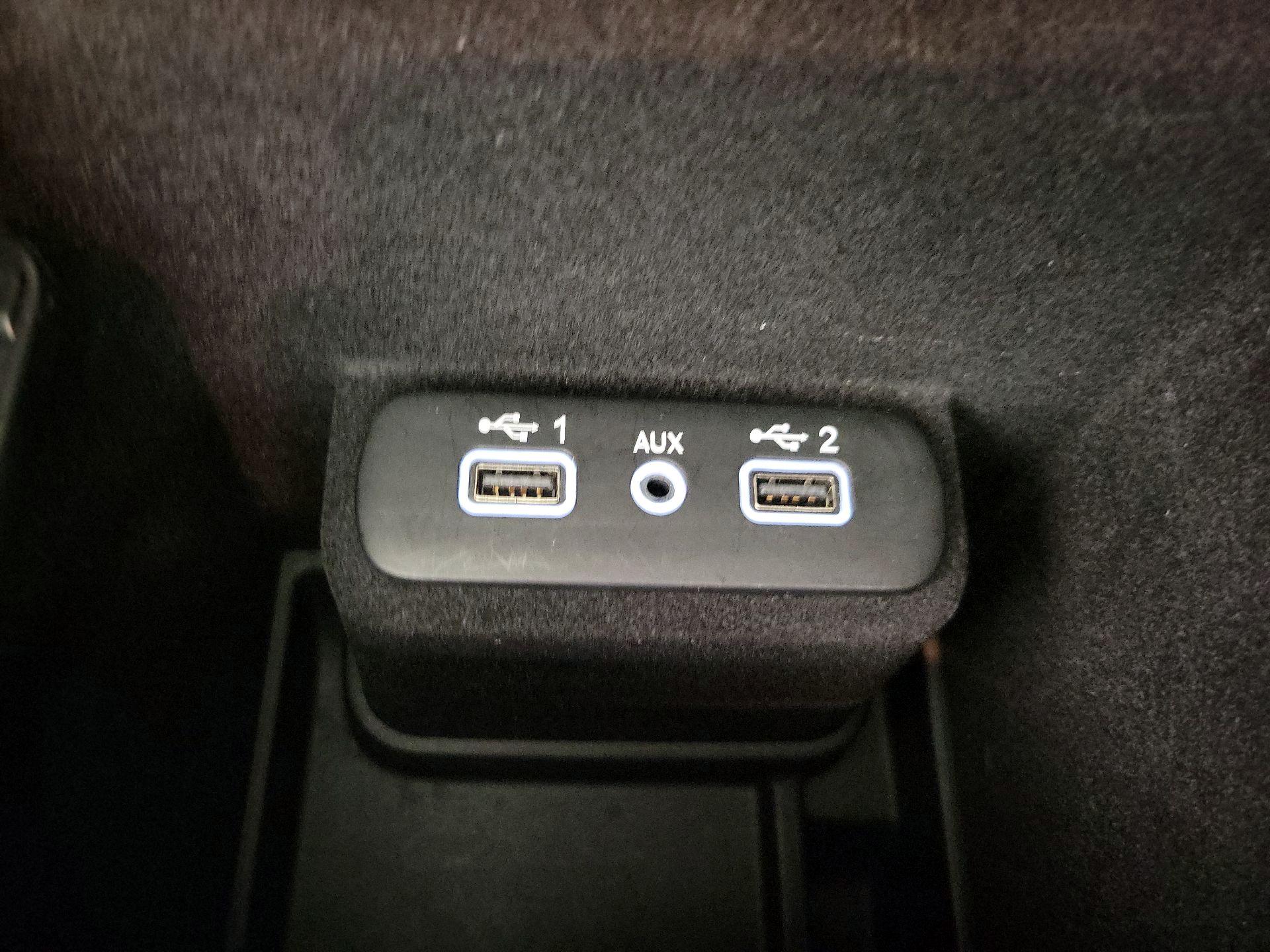 Thumbnail: 2019 Chrysler 300 - 19