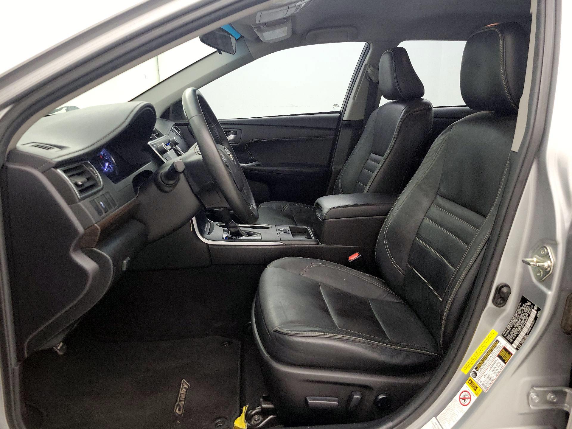 Thumbnail: 2015 Toyota Camry - 11