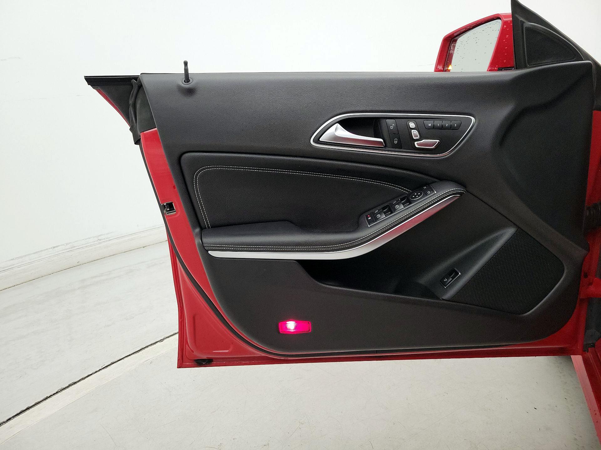 Thumbnail: 2019 Mercedes-Benz CLA - 12