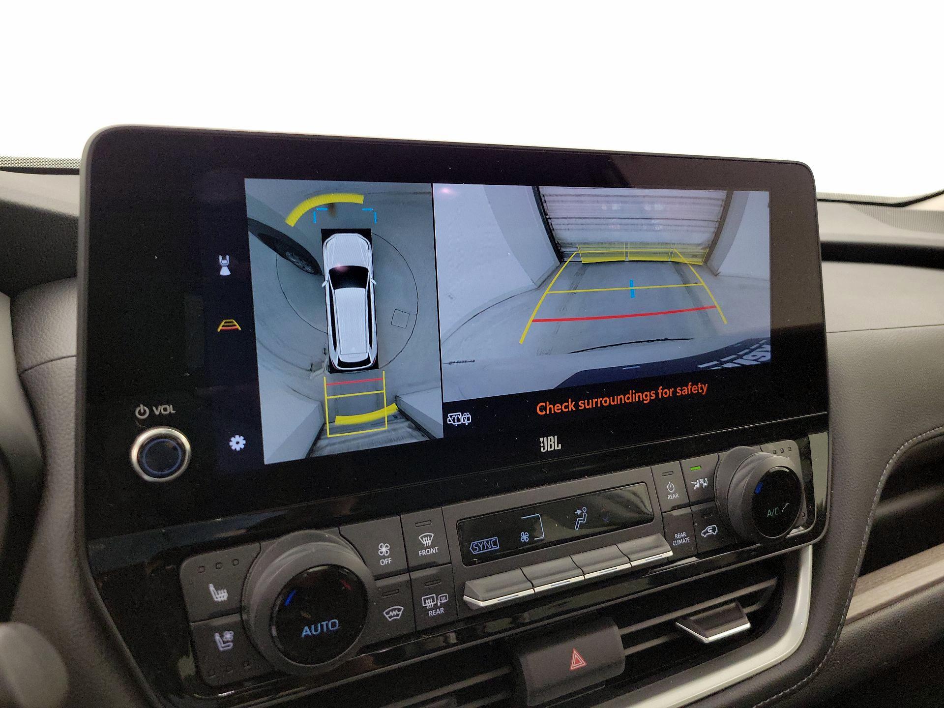 Thumbnail: 2024 Toyota Highlander - 14